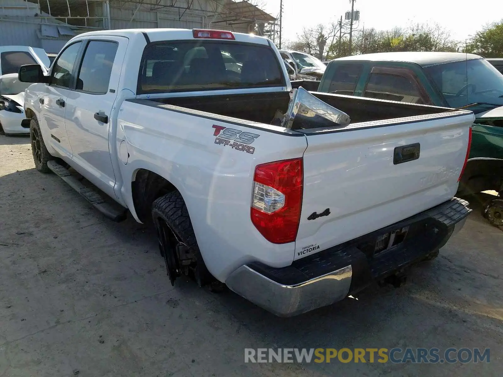 3 Photograph of a damaged car 5TFDW5F1XKX827155 TOYOTA TUNDRA 2019