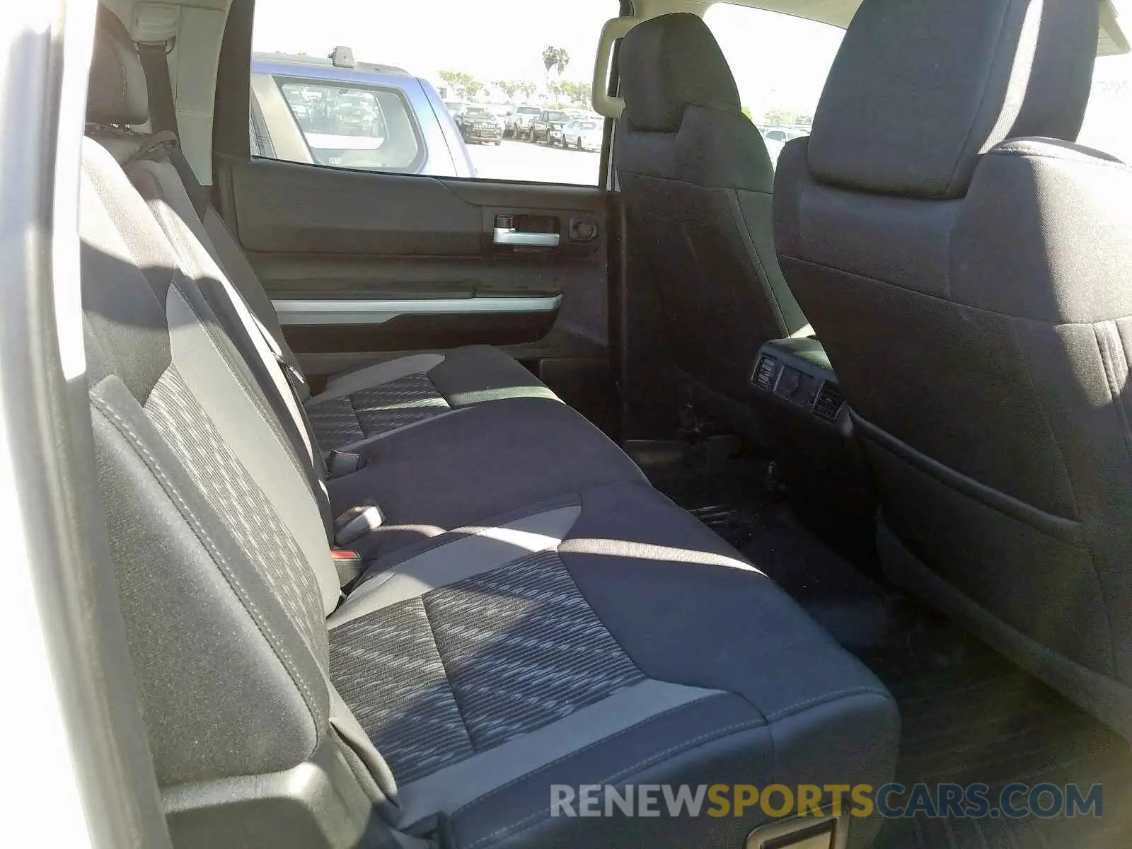 6 Photograph of a damaged car 5TFDW5F1XKX827155 TOYOTA TUNDRA 2019