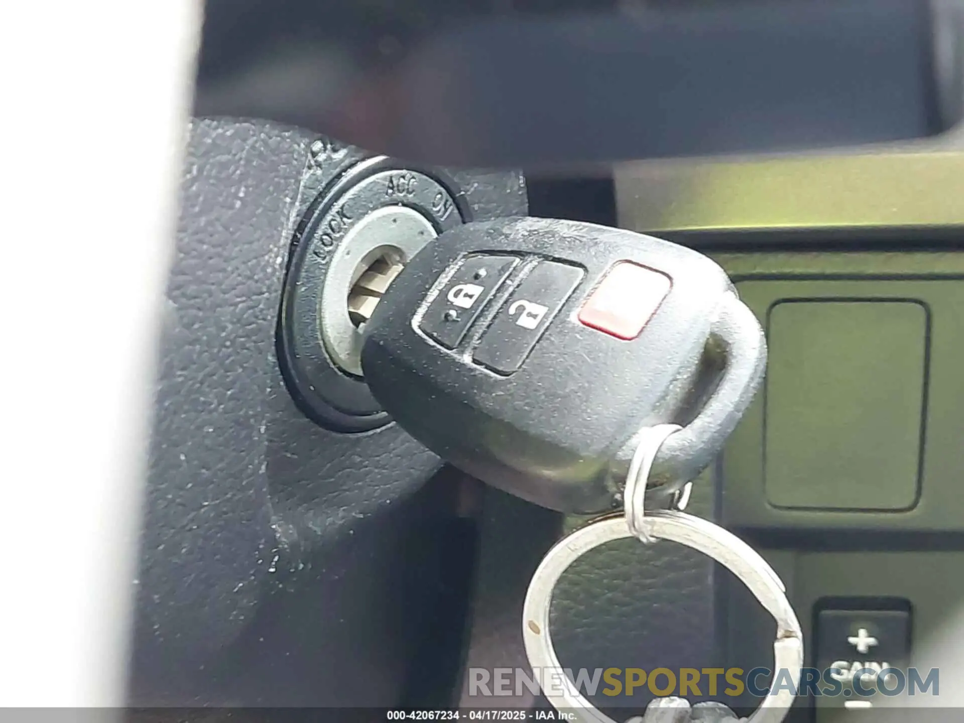11 Photograph of a damaged car 5TFDW5F1XKX839046 TOYOTA TUNDRA 2019