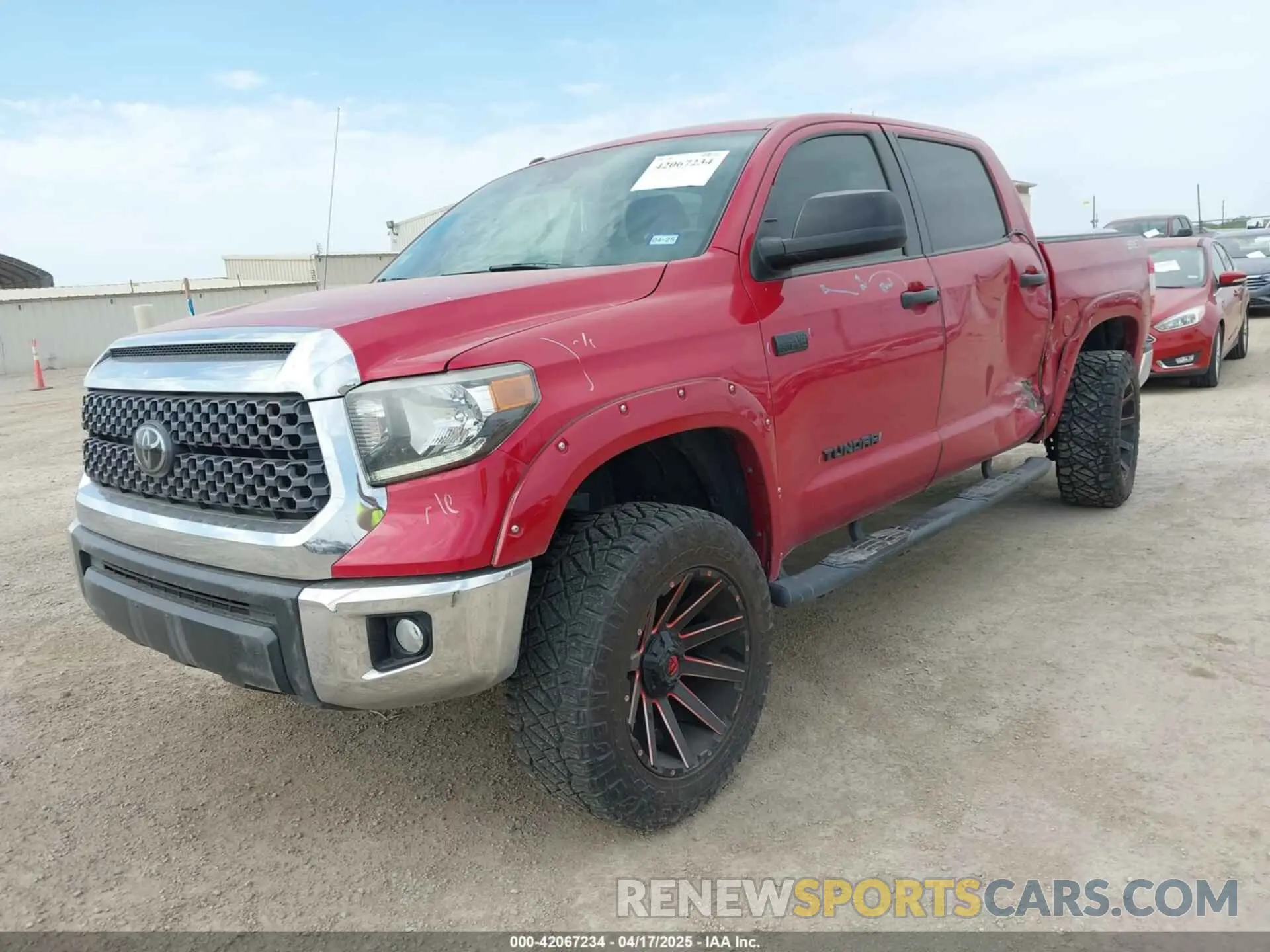 2 Photograph of a damaged car 5TFDW5F1XKX839046 TOYOTA TUNDRA 2019