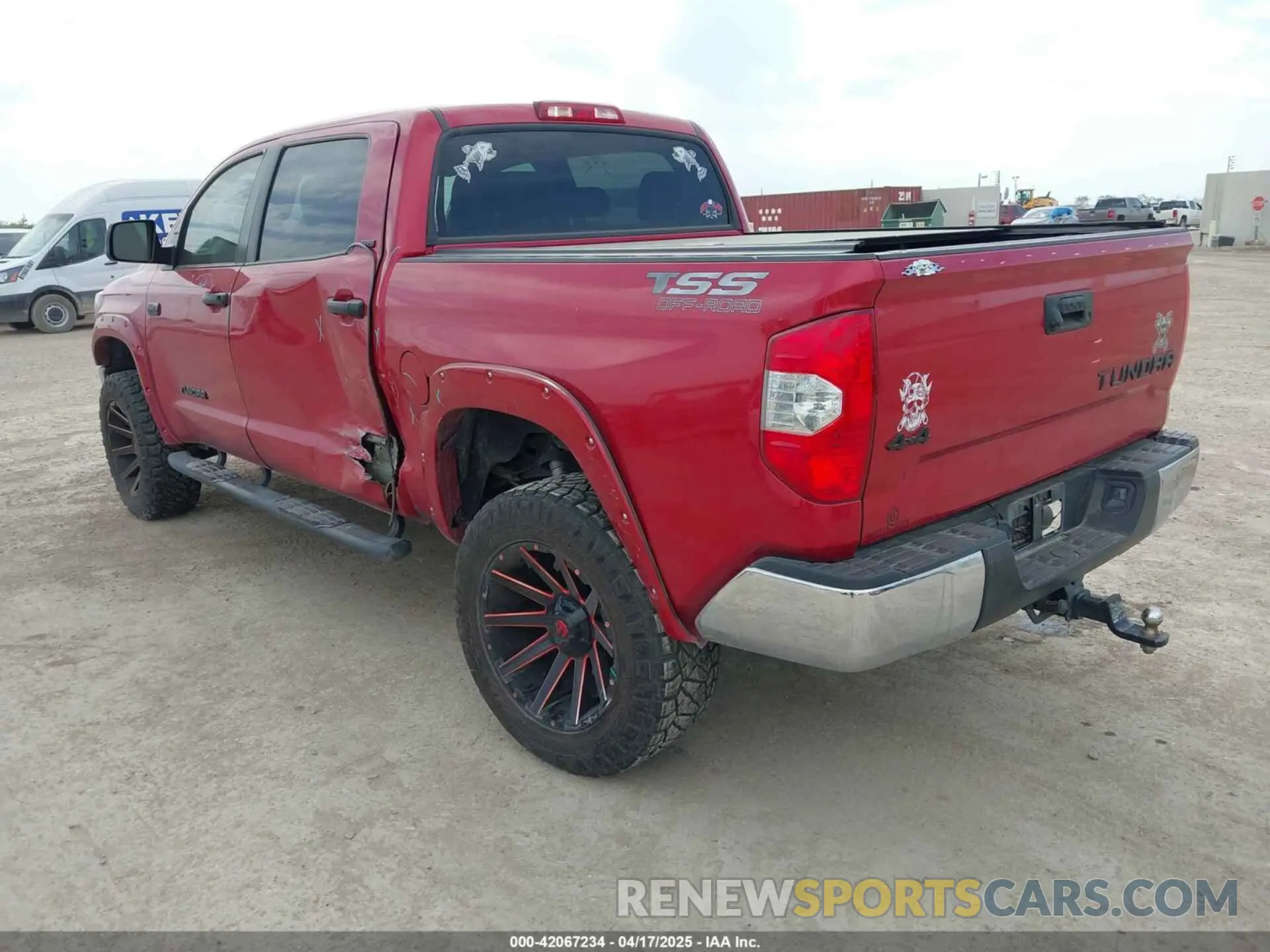 3 Photograph of a damaged car 5TFDW5F1XKX839046 TOYOTA TUNDRA 2019