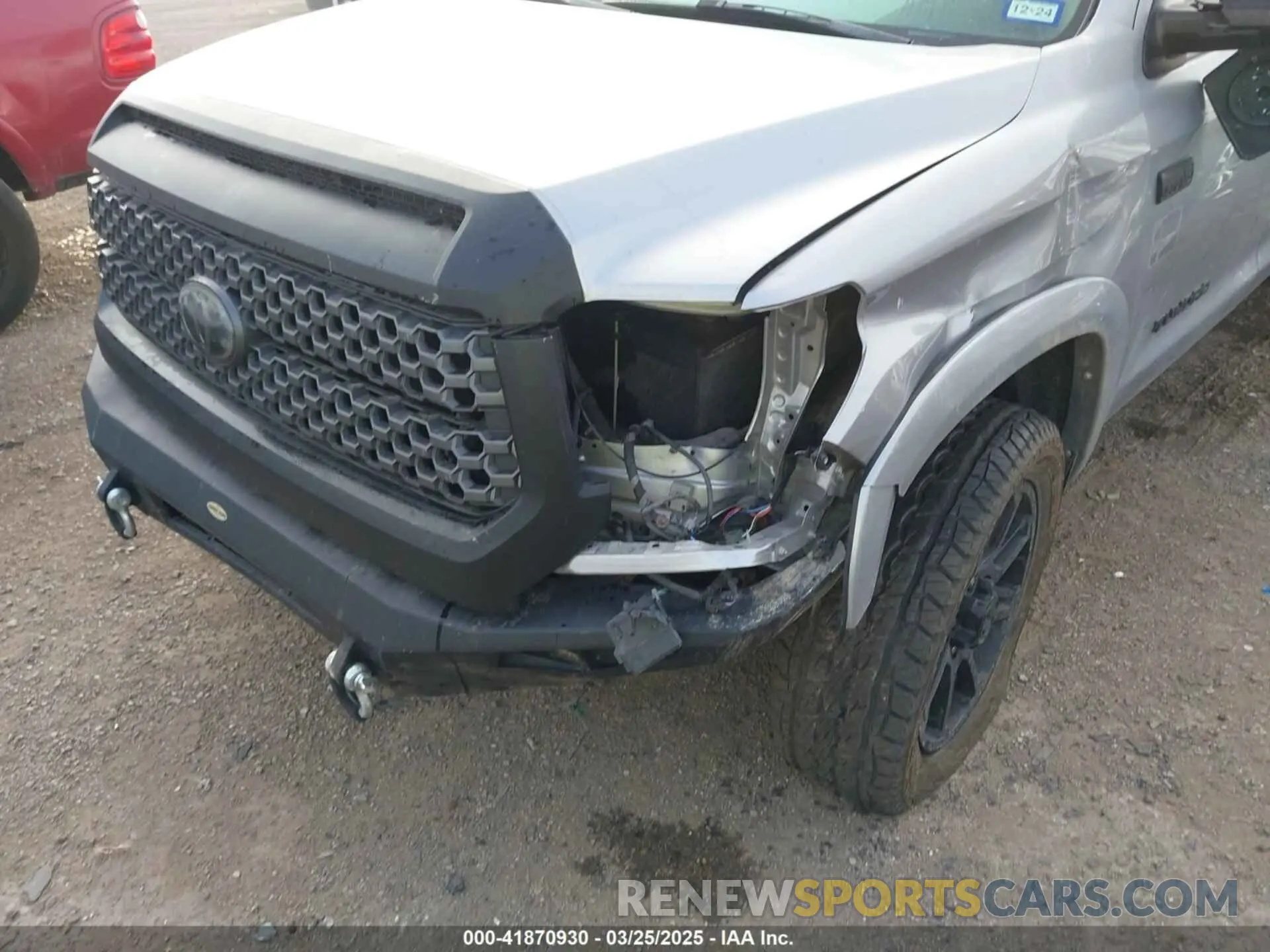 6 Photograph of a damaged car 5TFDW5F1XKX858602 TOYOTA TUNDRA 2019