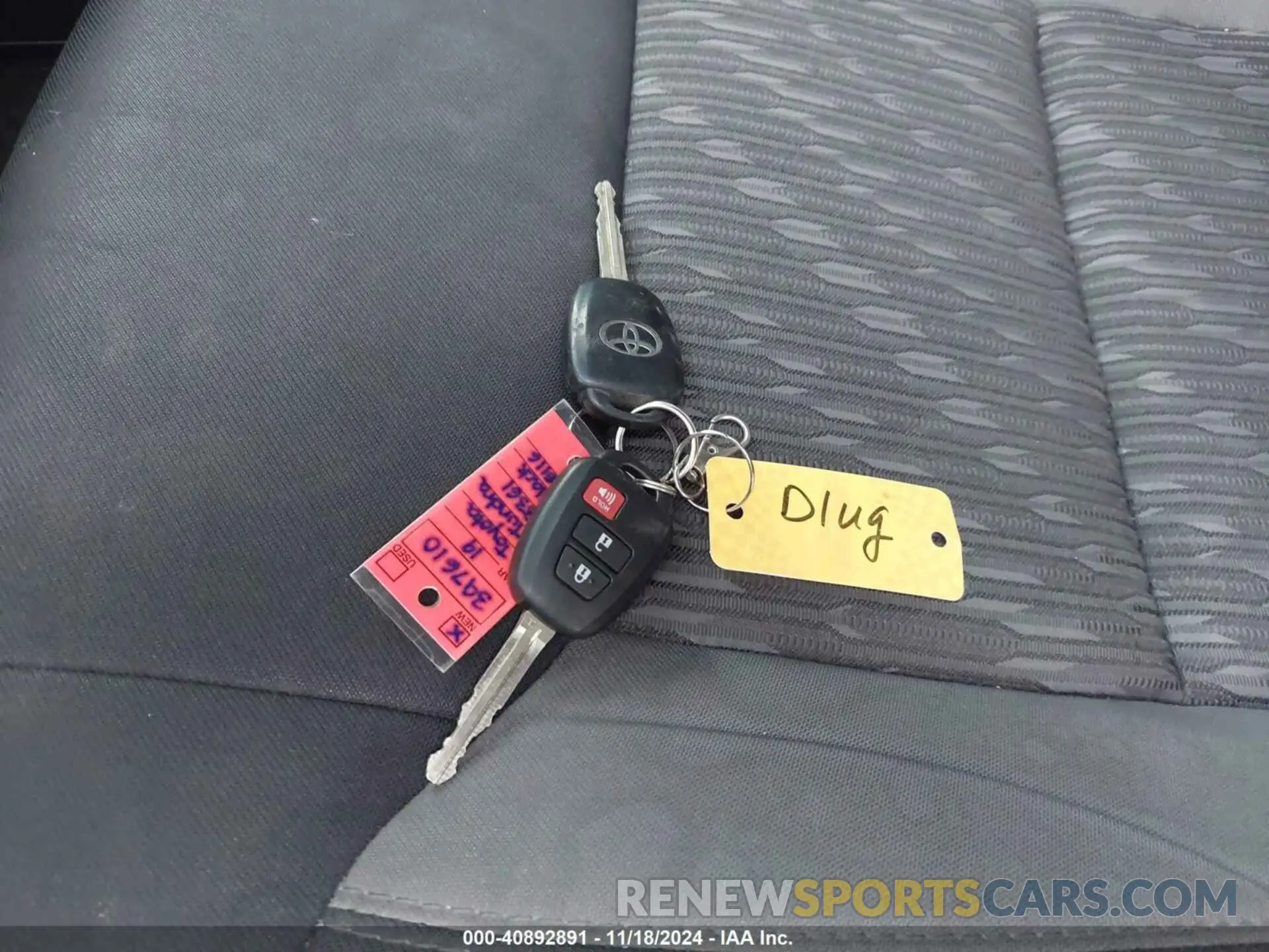 11 Photograph of a damaged car 5TFDY5F10KX795116 TOYOTA TUNDRA 2019
