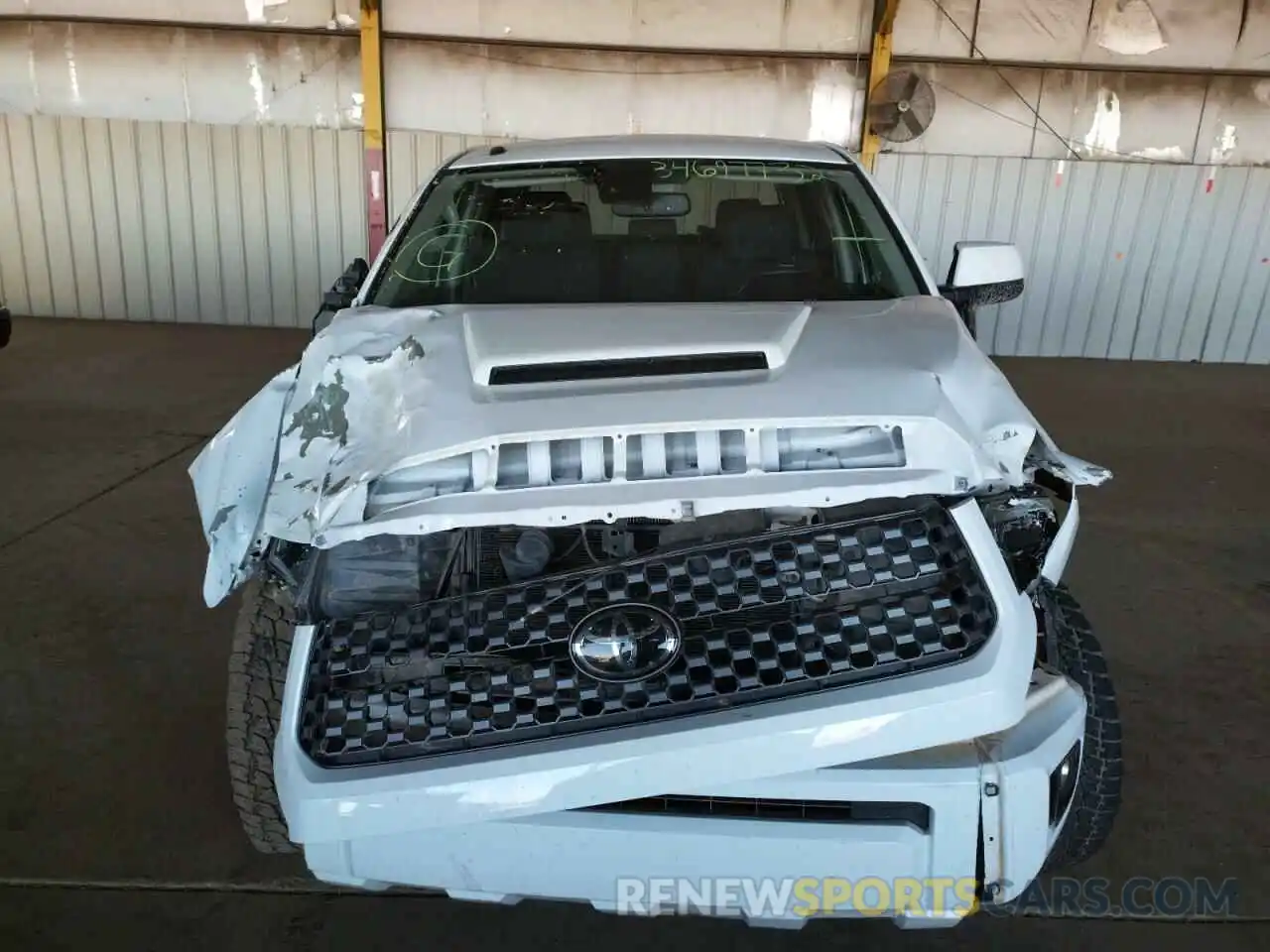 9 Photograph of a damaged car 5TFDY5F10KX797268 TOYOTA TUNDRA 2019