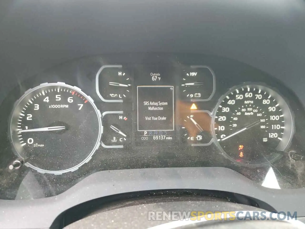 9 Photograph of a damaged car 5TFDY5F11KX803174 TOYOTA TUNDRA 2019