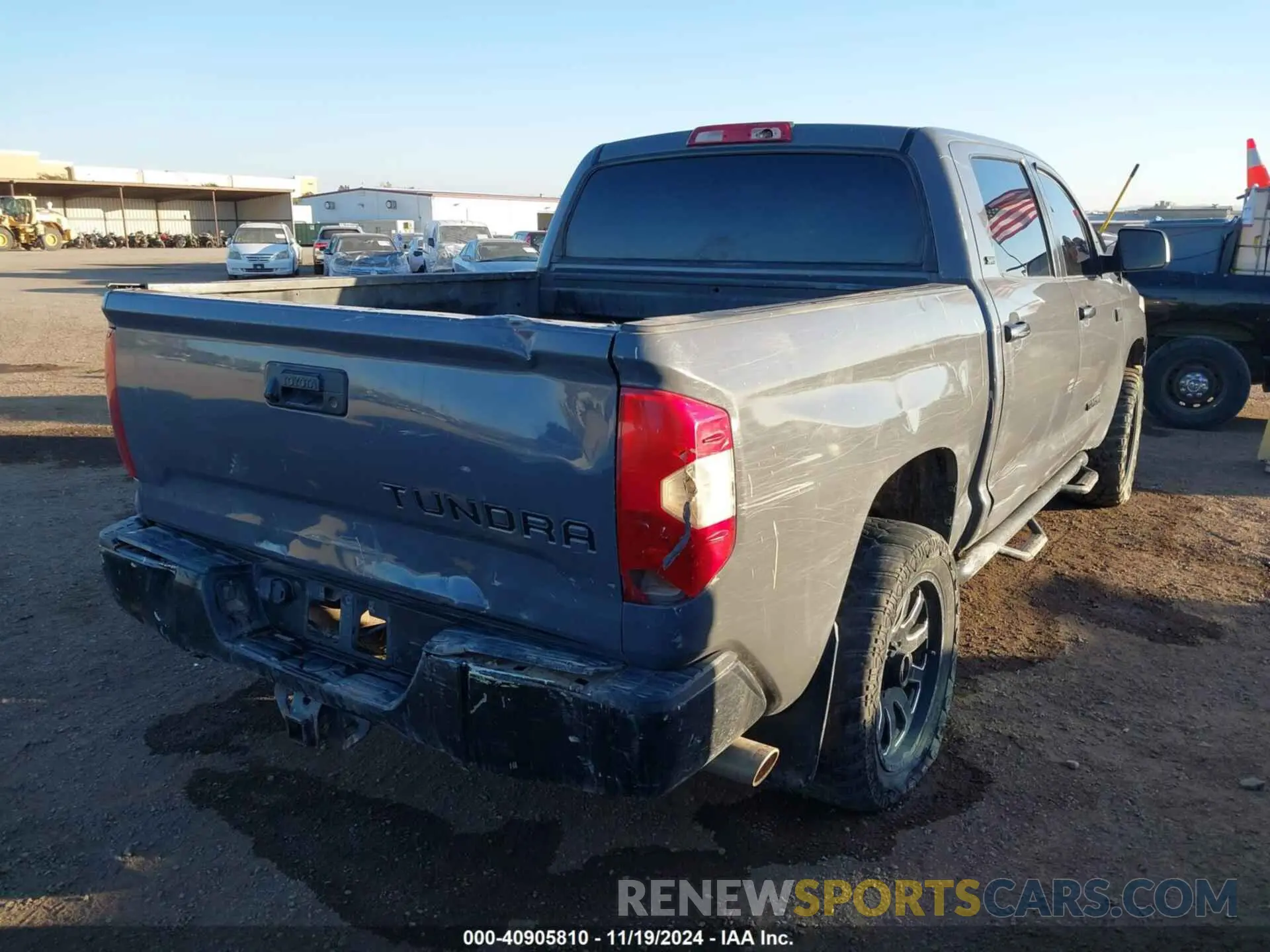 4 Photograph of a damaged car 5TFDY5F11KX827264 TOYOTA TUNDRA 2019