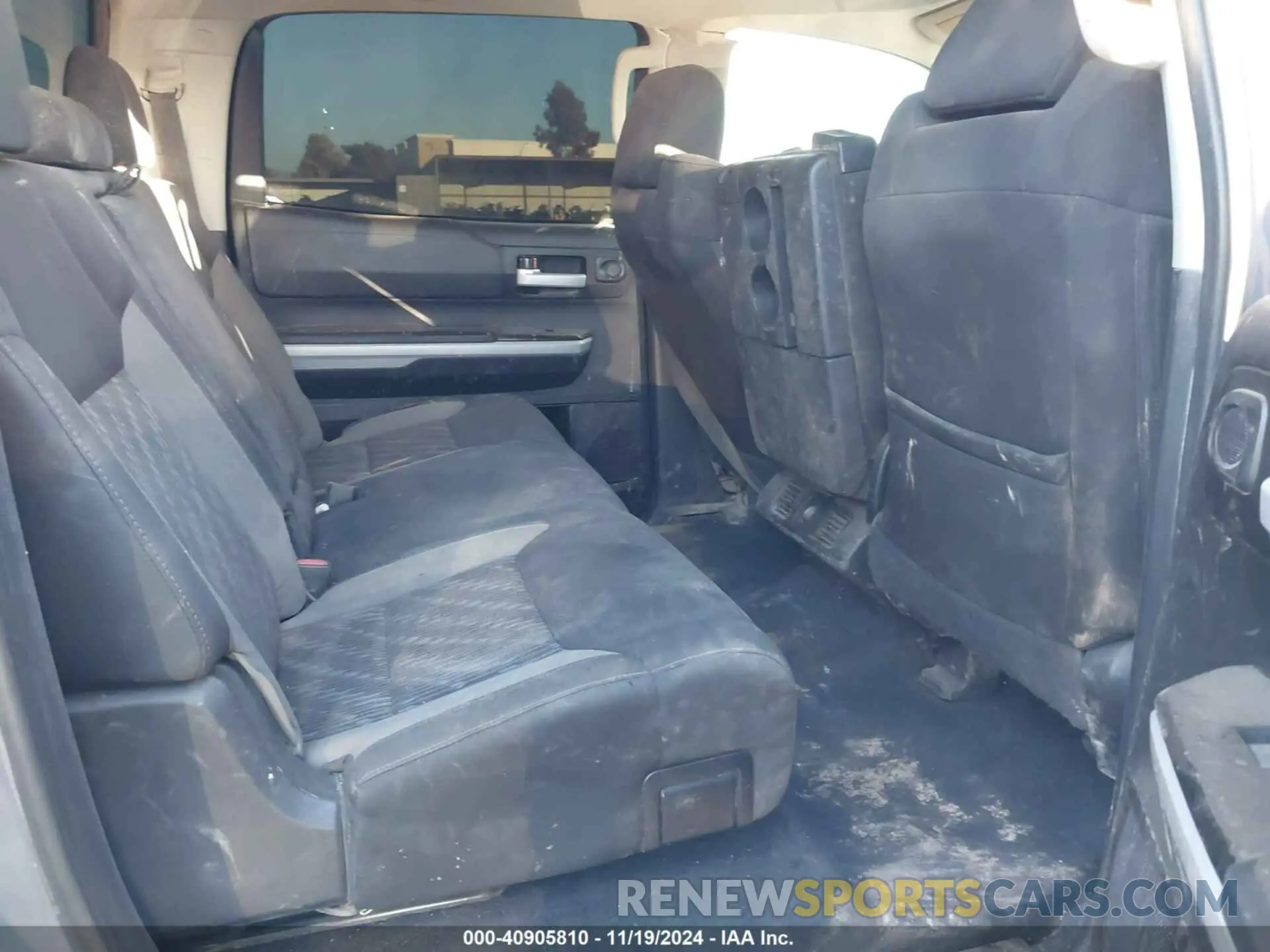 8 Photograph of a damaged car 5TFDY5F11KX827264 TOYOTA TUNDRA 2019