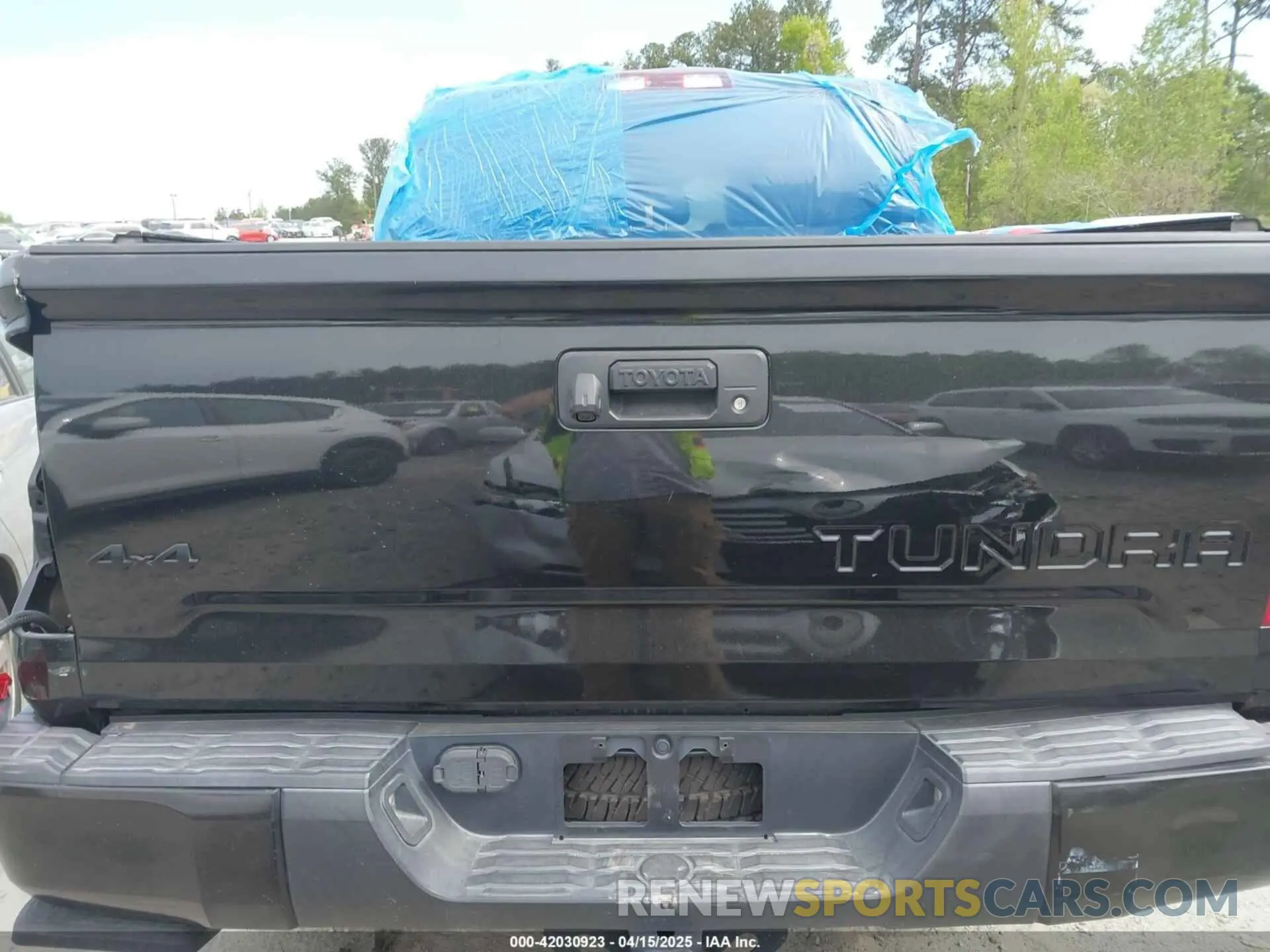 16 Photograph of a damaged car 5TFDY5F11KX834070 TOYOTA TUNDRA 2019