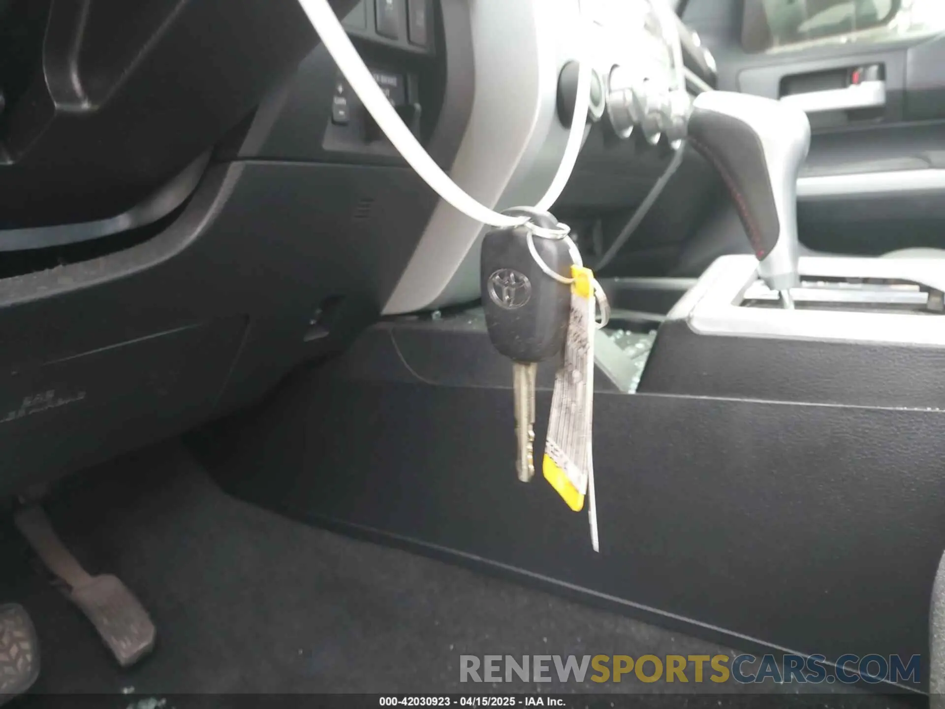 17 Photograph of a damaged car 5TFDY5F11KX834070 TOYOTA TUNDRA 2019