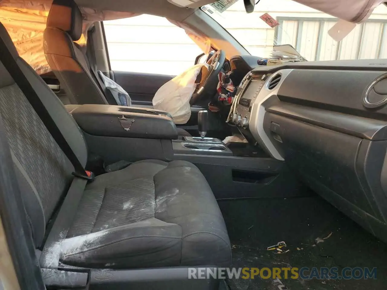 7 Photograph of a damaged car 5TFDY5F12KX820288 TOYOTA TUNDRA 2019