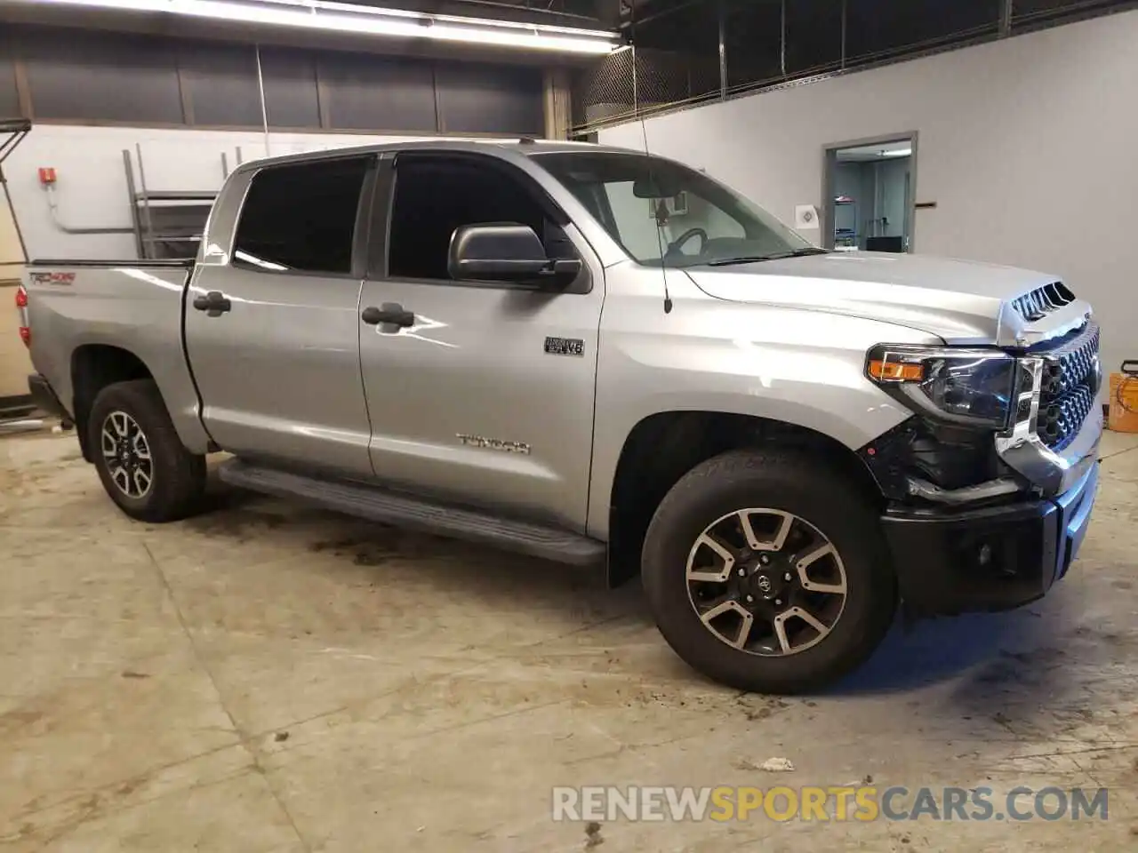 4 Photograph of a damaged car 5TFDY5F12KX846311 TOYOTA TUNDRA 2019