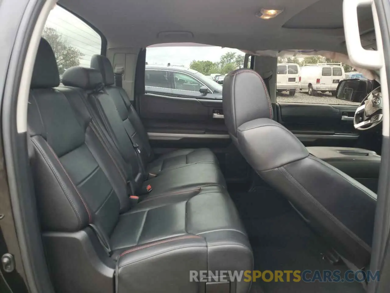 11 Photograph of a damaged car 5TFDY5F13KX807551 TOYOTA TUNDRA 2019