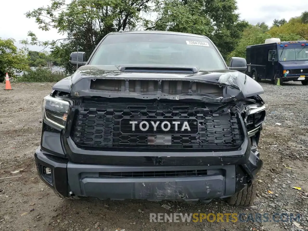 5 Photograph of a damaged car 5TFDY5F13KX807551 TOYOTA TUNDRA 2019