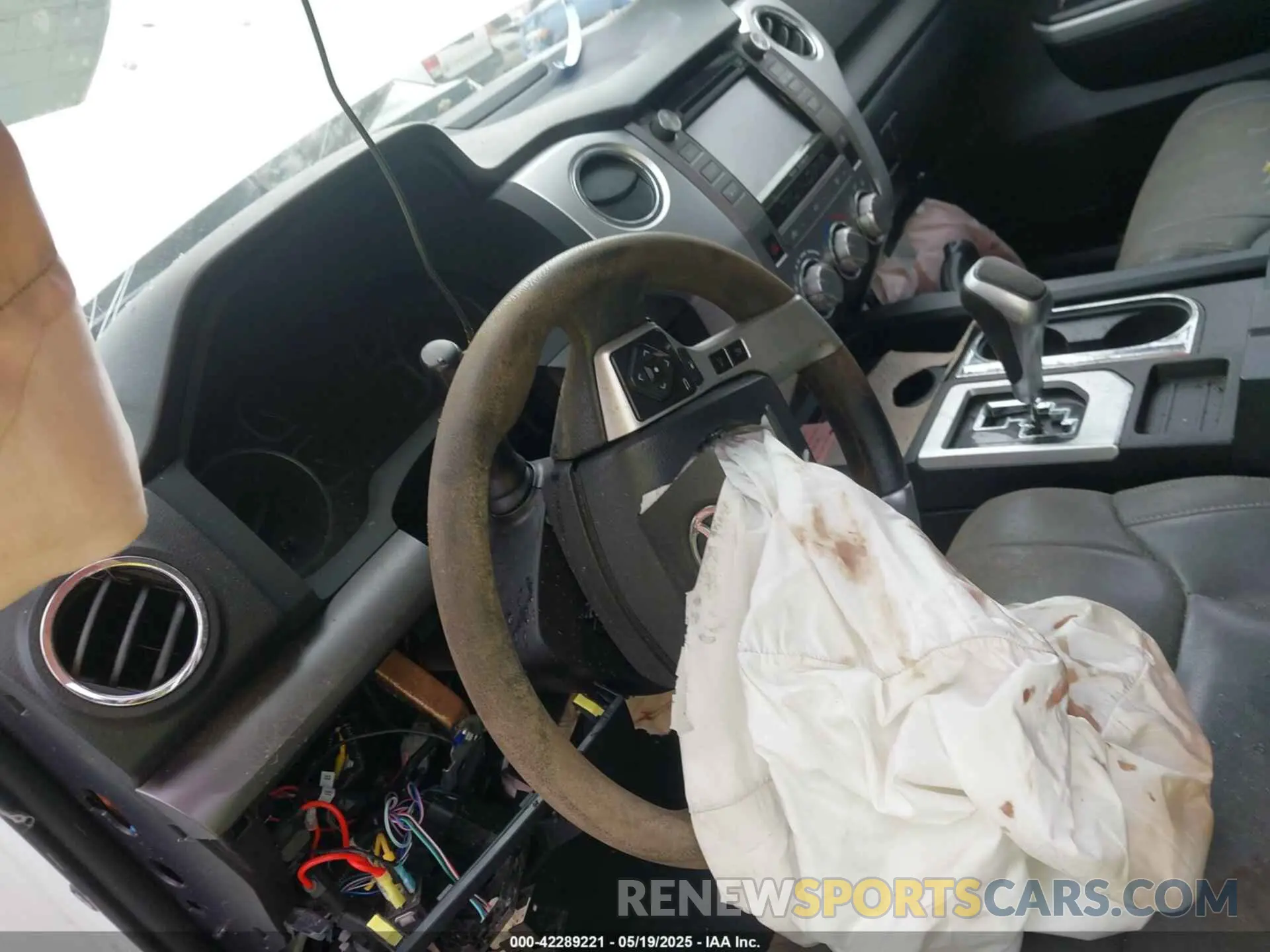 11 Photograph of a damaged car 5TFDY5F13KX809672 TOYOTA TUNDRA 2019