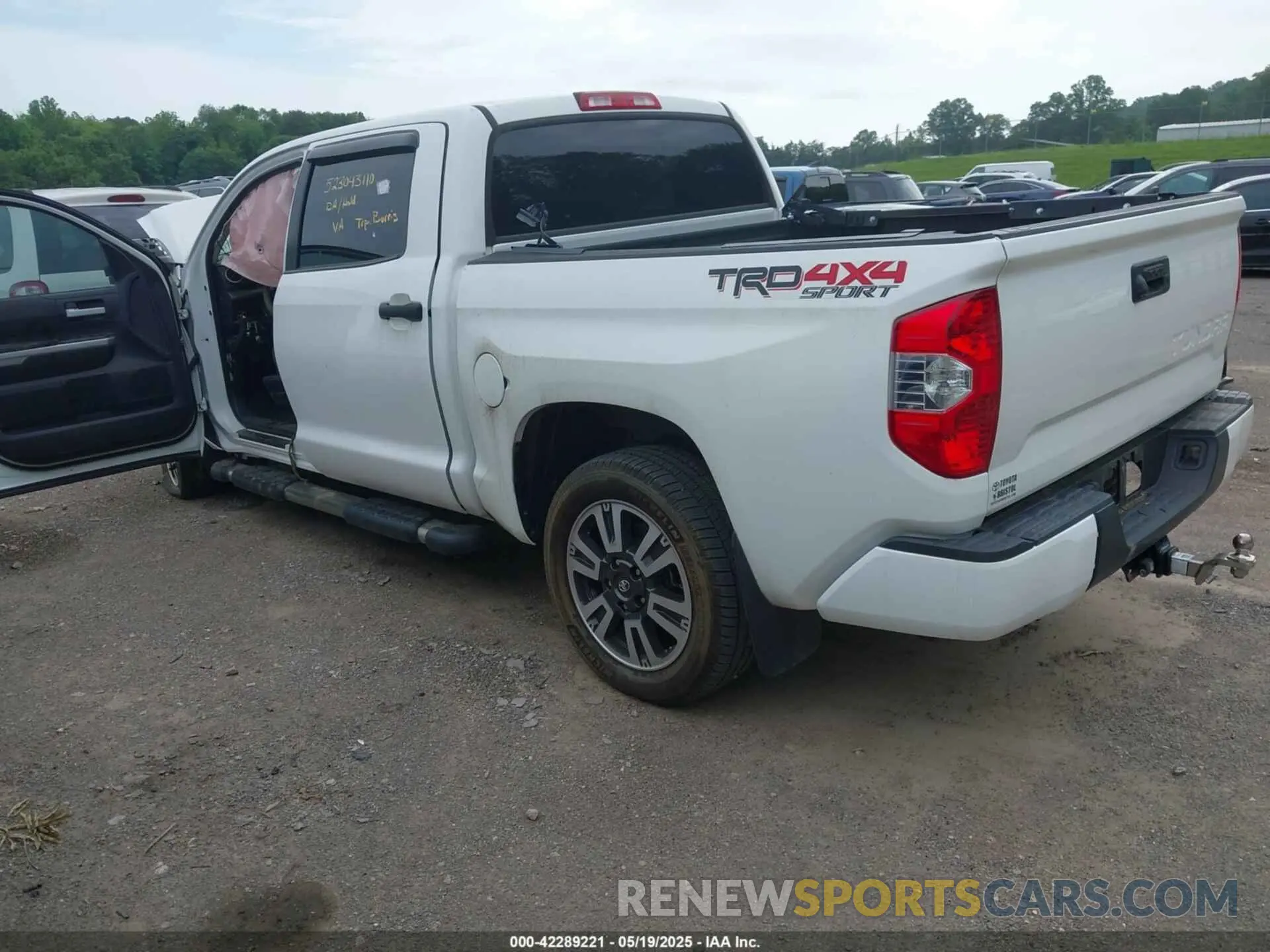 3 Photograph of a damaged car 5TFDY5F13KX809672 TOYOTA TUNDRA 2019
