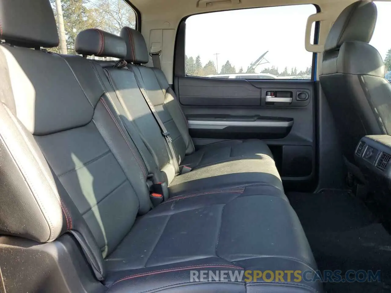 10 Photograph of a damaged car 5TFDY5F13KX817710 TOYOTA TUNDRA 2019