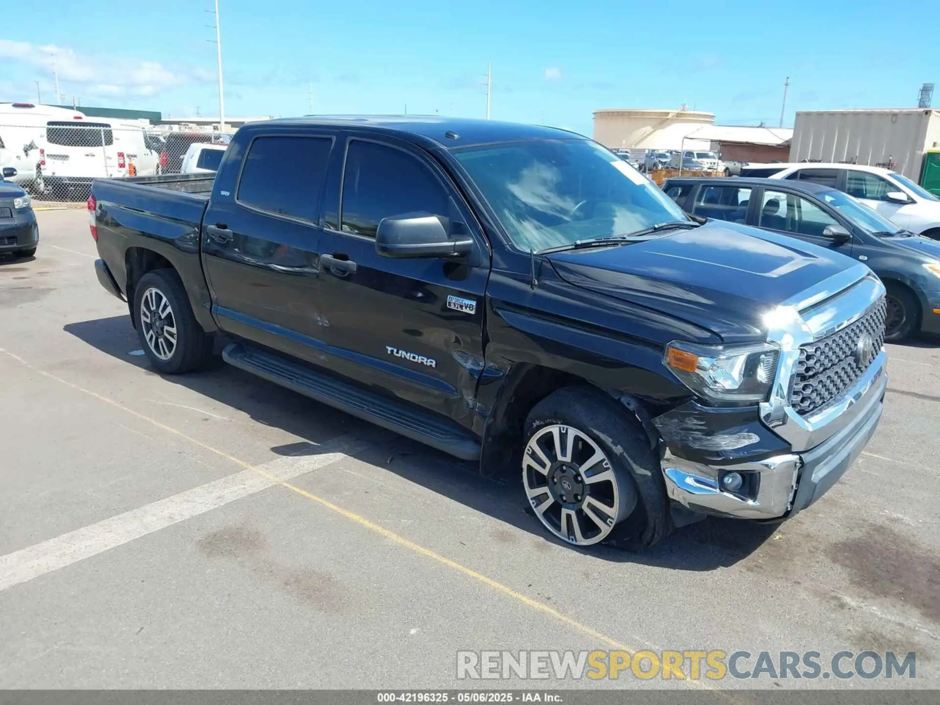 1 Photograph of a damaged car 5TFDY5F13KX847502 TOYOTA TUNDRA 2019