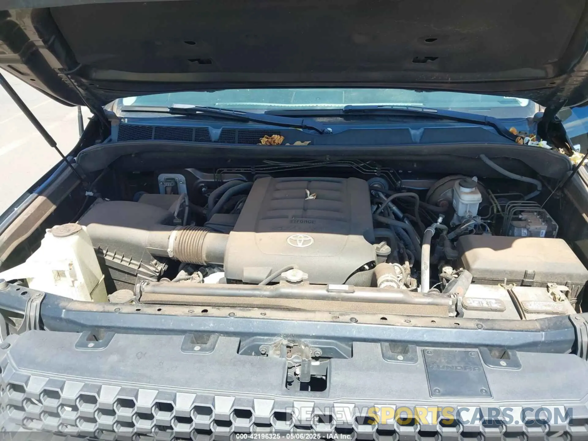 10 Photograph of a damaged car 5TFDY5F13KX847502 TOYOTA TUNDRA 2019