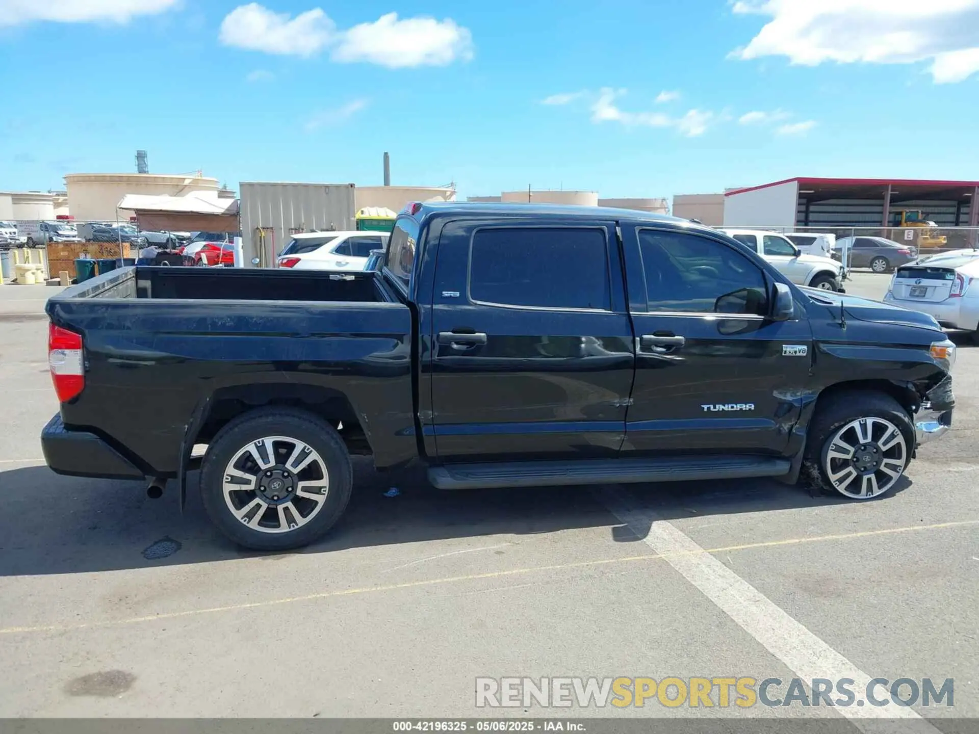 13 Photograph of a damaged car 5TFDY5F13KX847502 TOYOTA TUNDRA 2019
