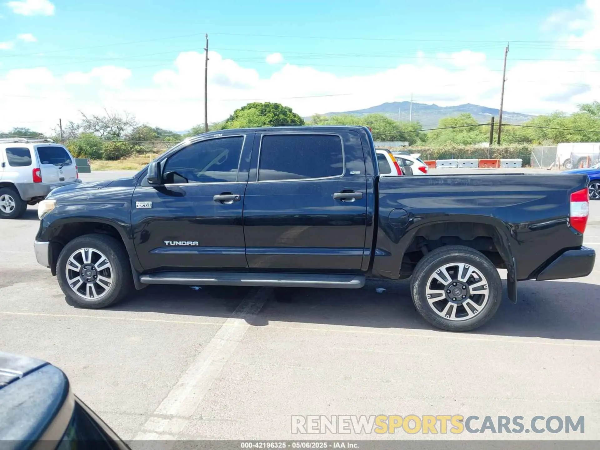 14 Photograph of a damaged car 5TFDY5F13KX847502 TOYOTA TUNDRA 2019