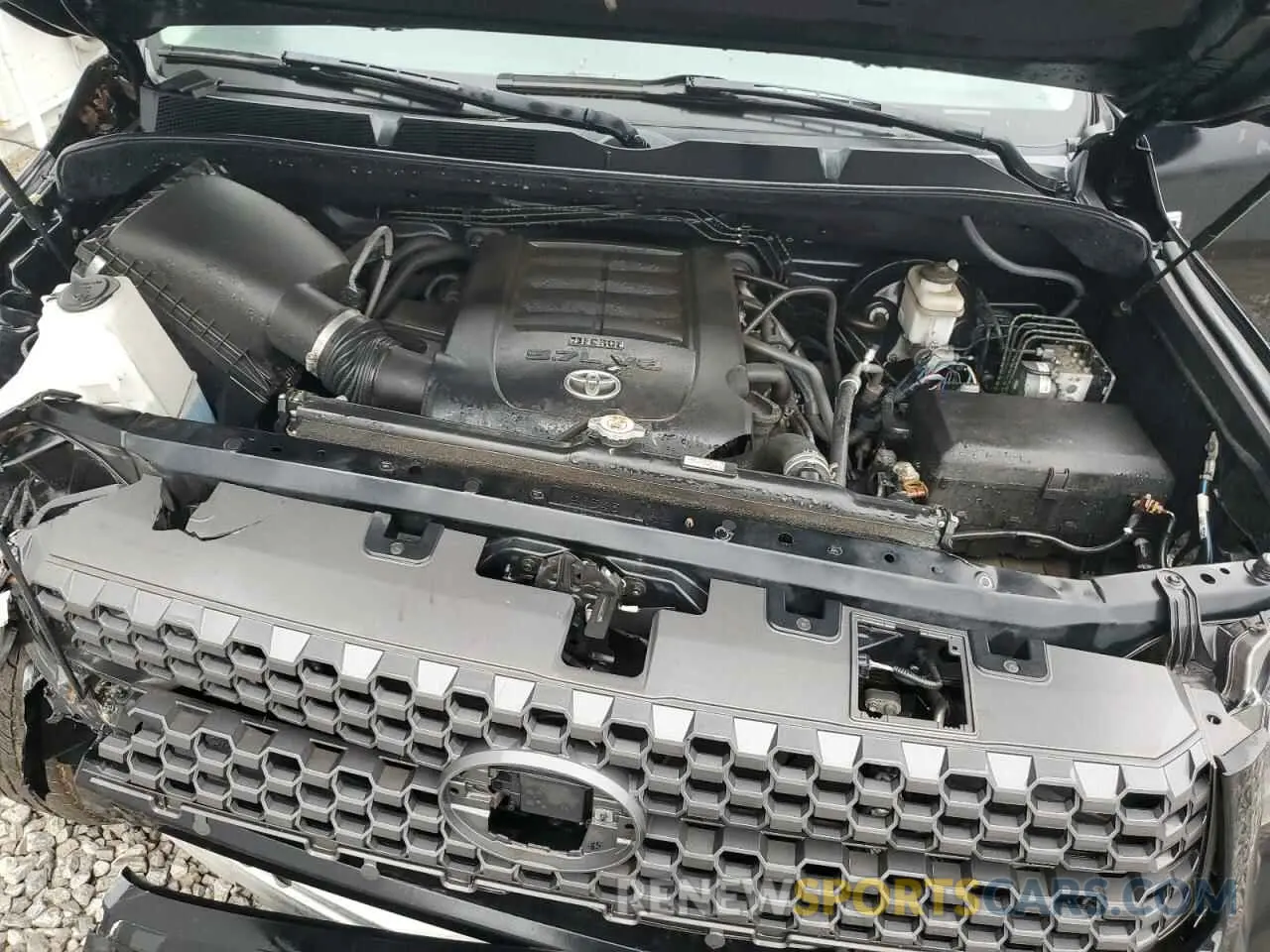 11 Photograph of a damaged car 5TFDY5F14KX808952 TOYOTA TUNDRA 2019