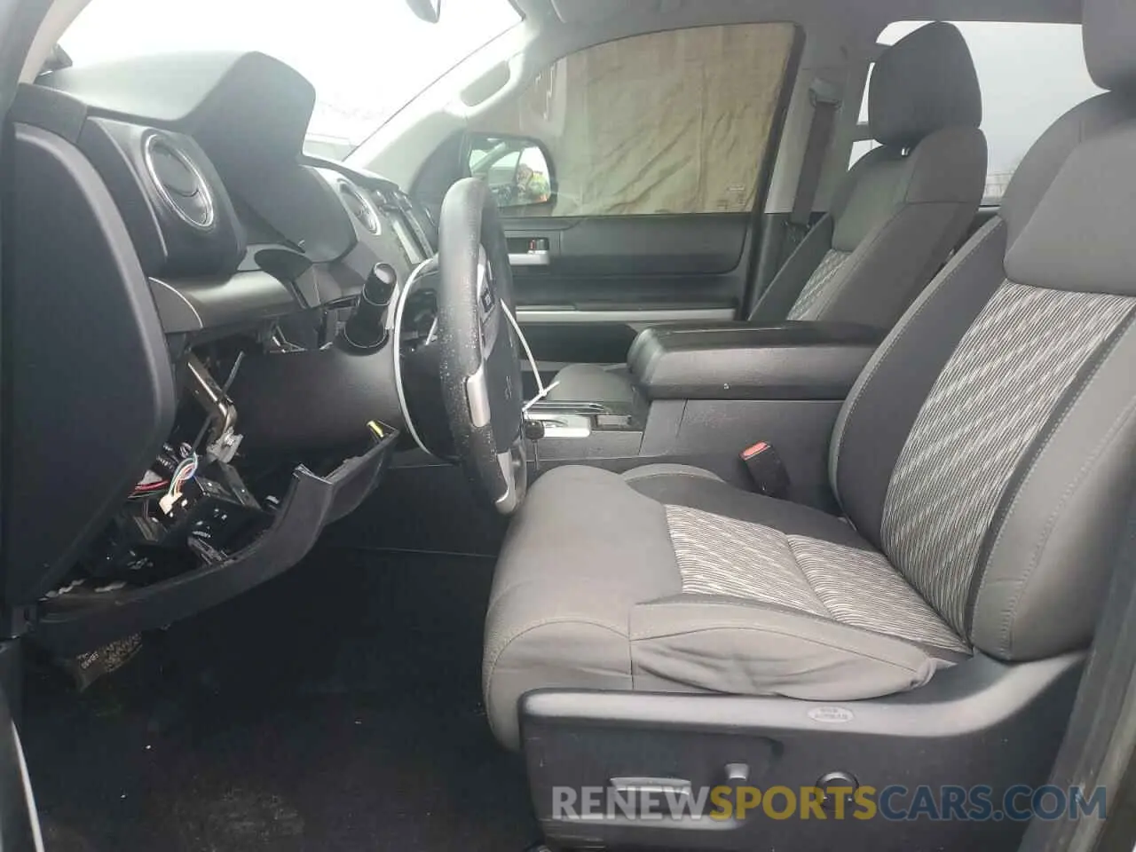 7 Photograph of a damaged car 5TFDY5F14KX808952 TOYOTA TUNDRA 2019