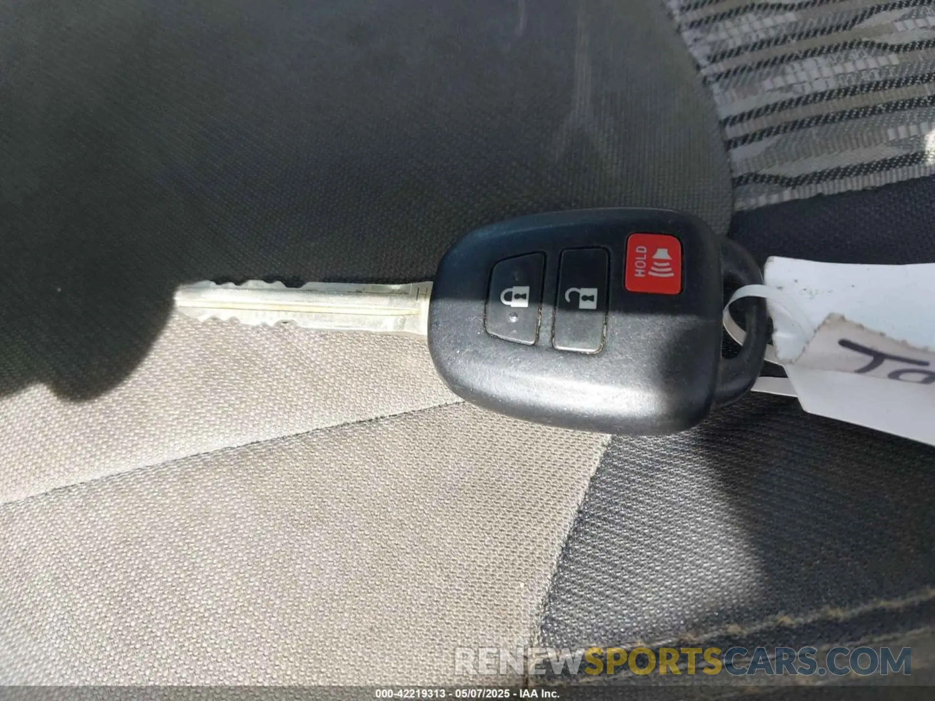 11 Photograph of a damaged car 5TFDY5F14KX817411 TOYOTA TUNDRA 2019