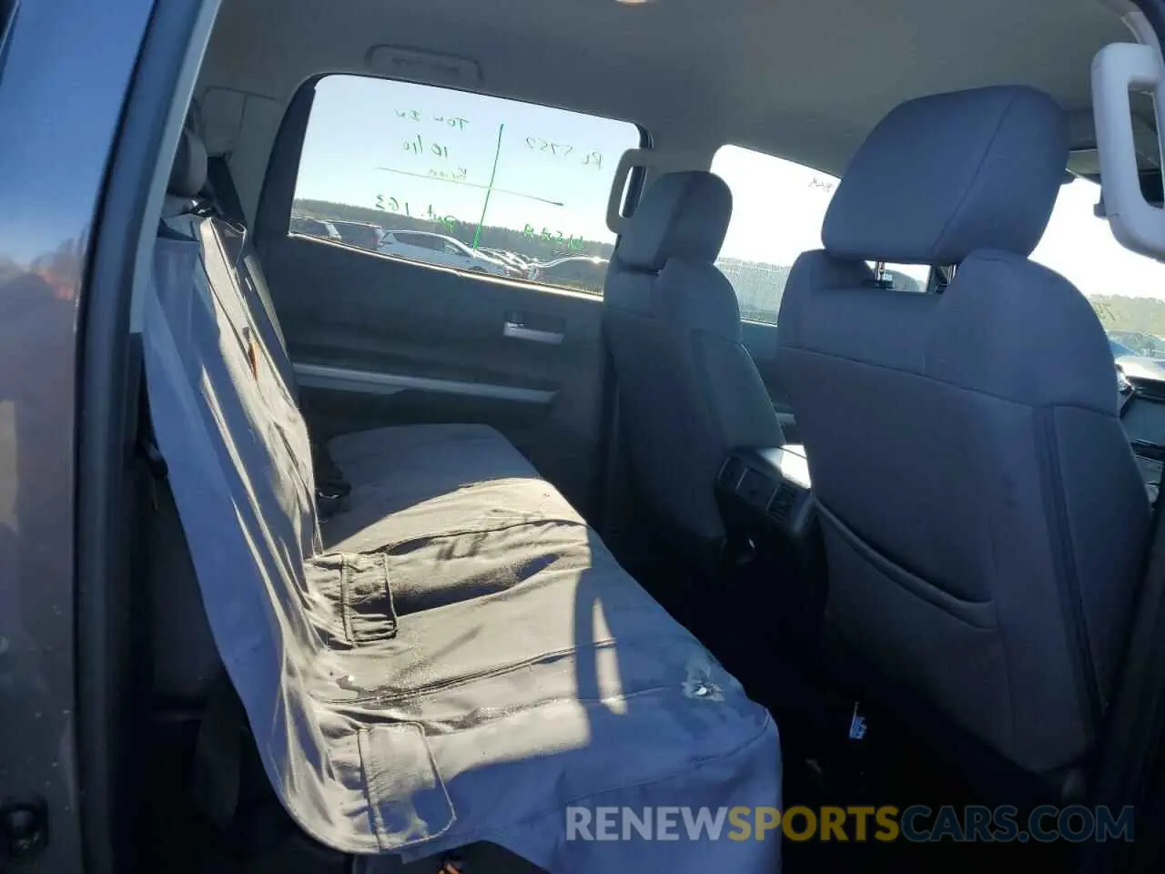 10 Photograph of a damaged car 5TFDY5F15KX813304 TOYOTA TUNDRA 2019