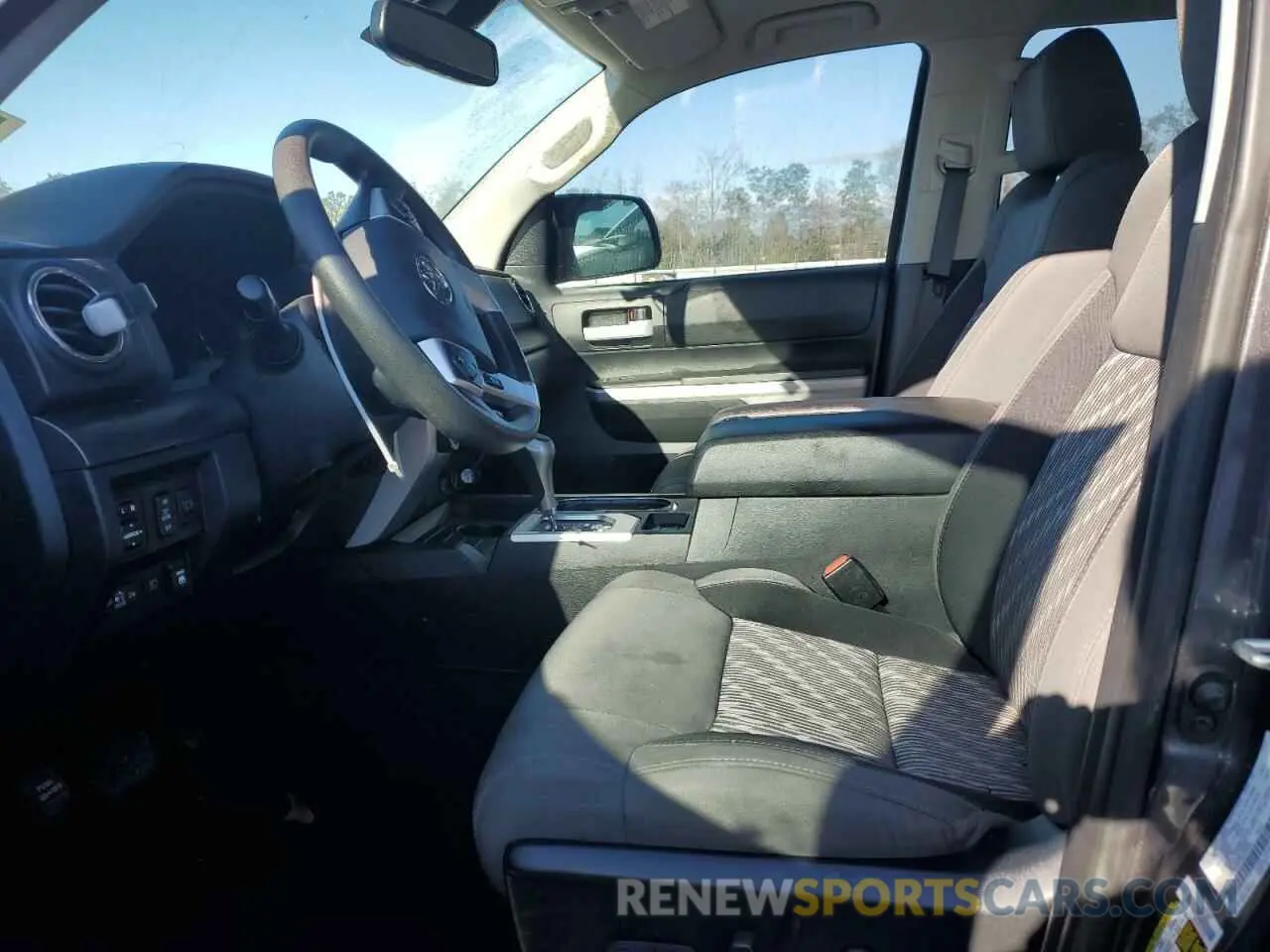 7 Photograph of a damaged car 5TFDY5F15KX813304 TOYOTA TUNDRA 2019