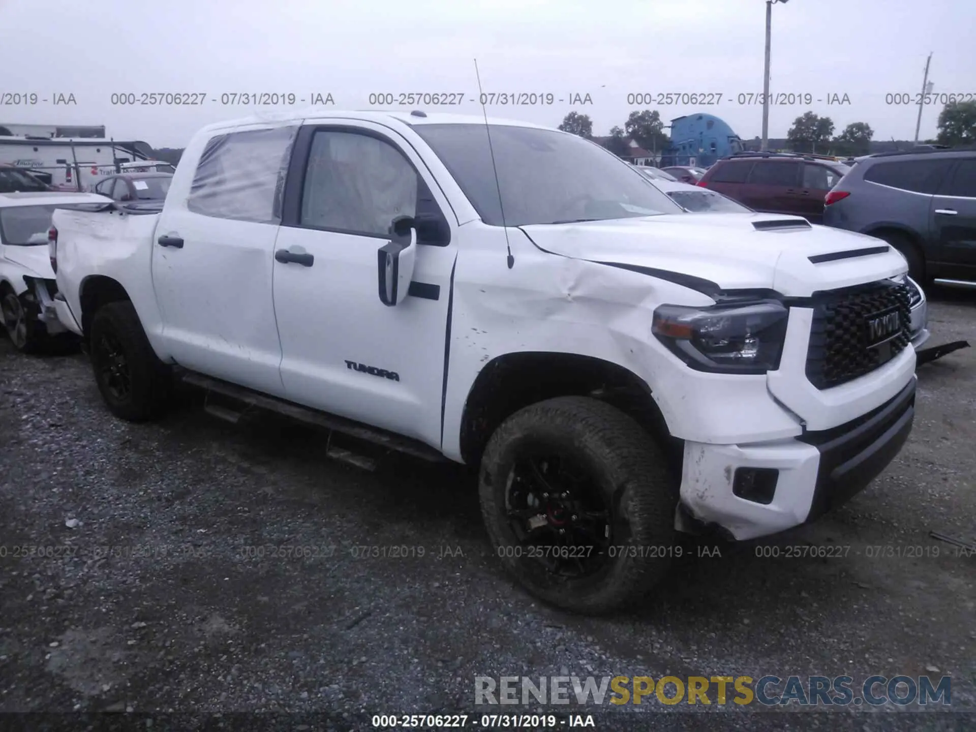 1 Photograph of a damaged car 5TFDY5F15KX816333 TOYOTA TUNDRA 2019