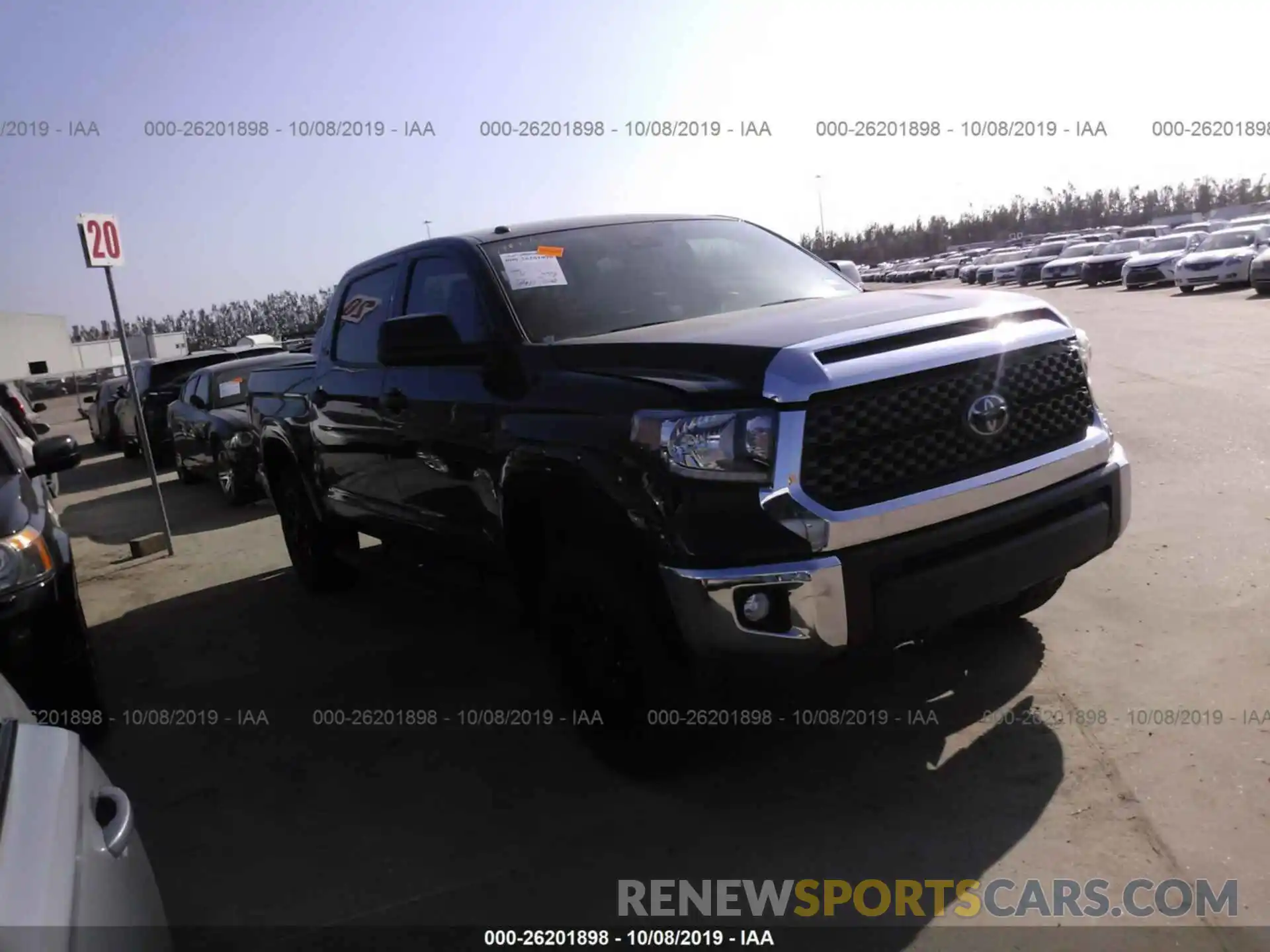 1 Photograph of a damaged car 5TFDY5F16KX782032 TOYOTA TUNDRA 2019