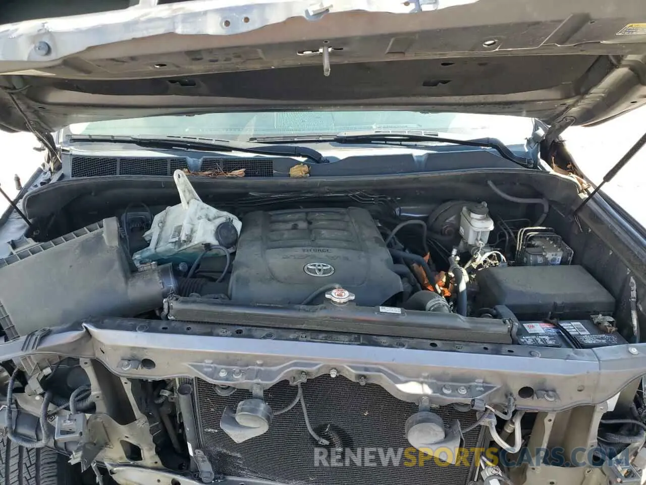 11 Photograph of a damaged car 5TFDY5F16KX845047 TOYOTA TUNDRA 2019