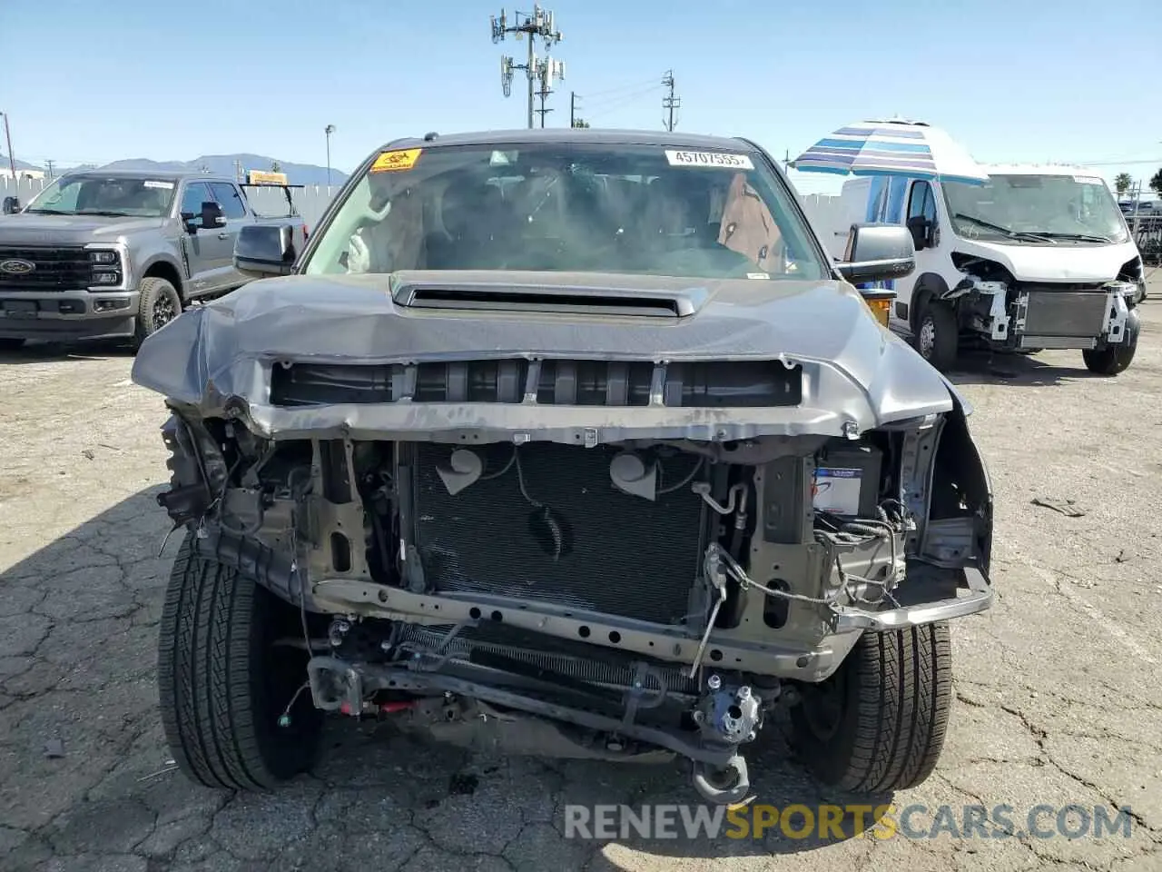 5 Photograph of a damaged car 5TFDY5F16KX845047 TOYOTA TUNDRA 2019