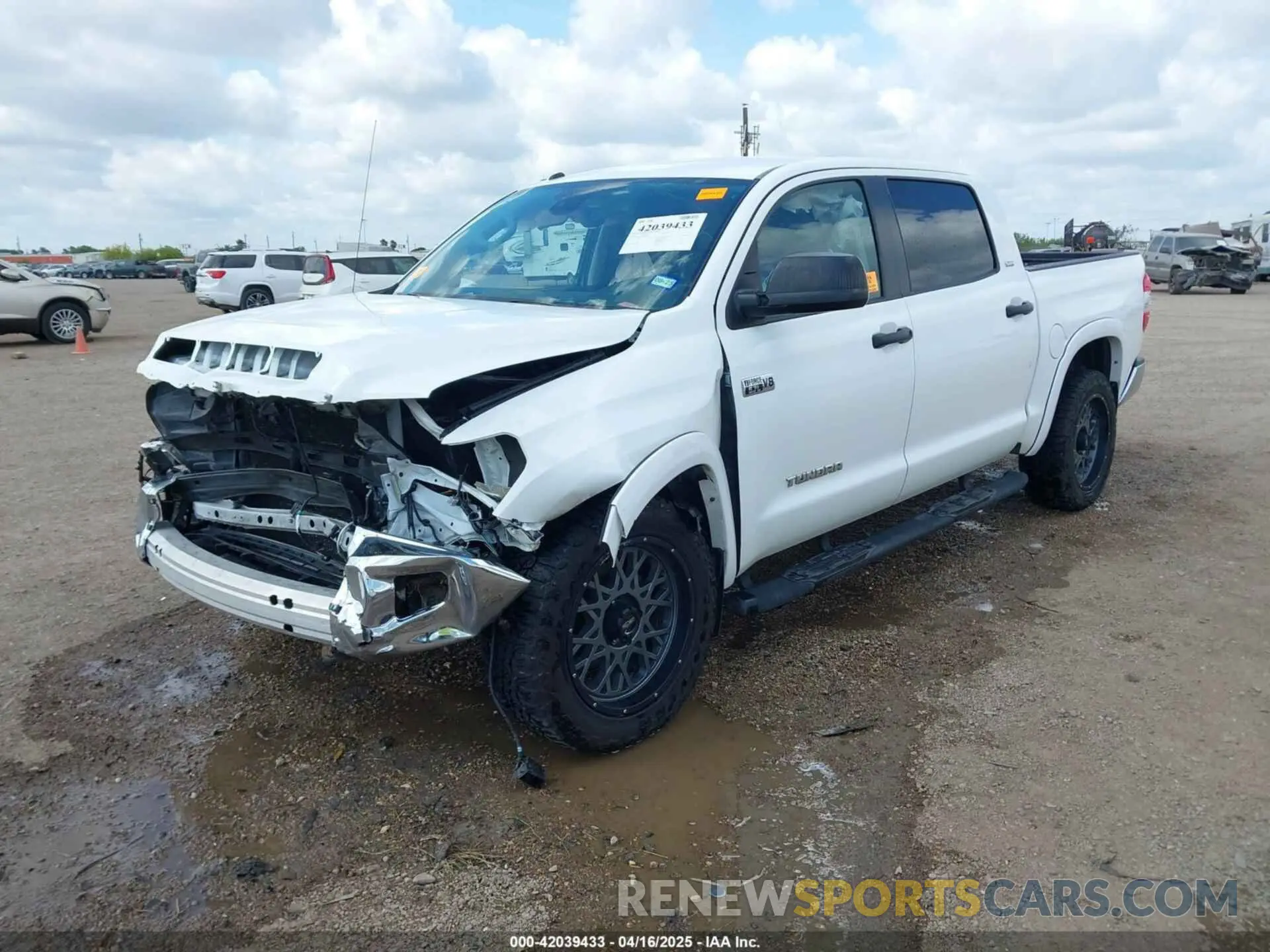 2 Photograph of a damaged car 5TFDY5F16KX855593 TOYOTA TUNDRA 2019