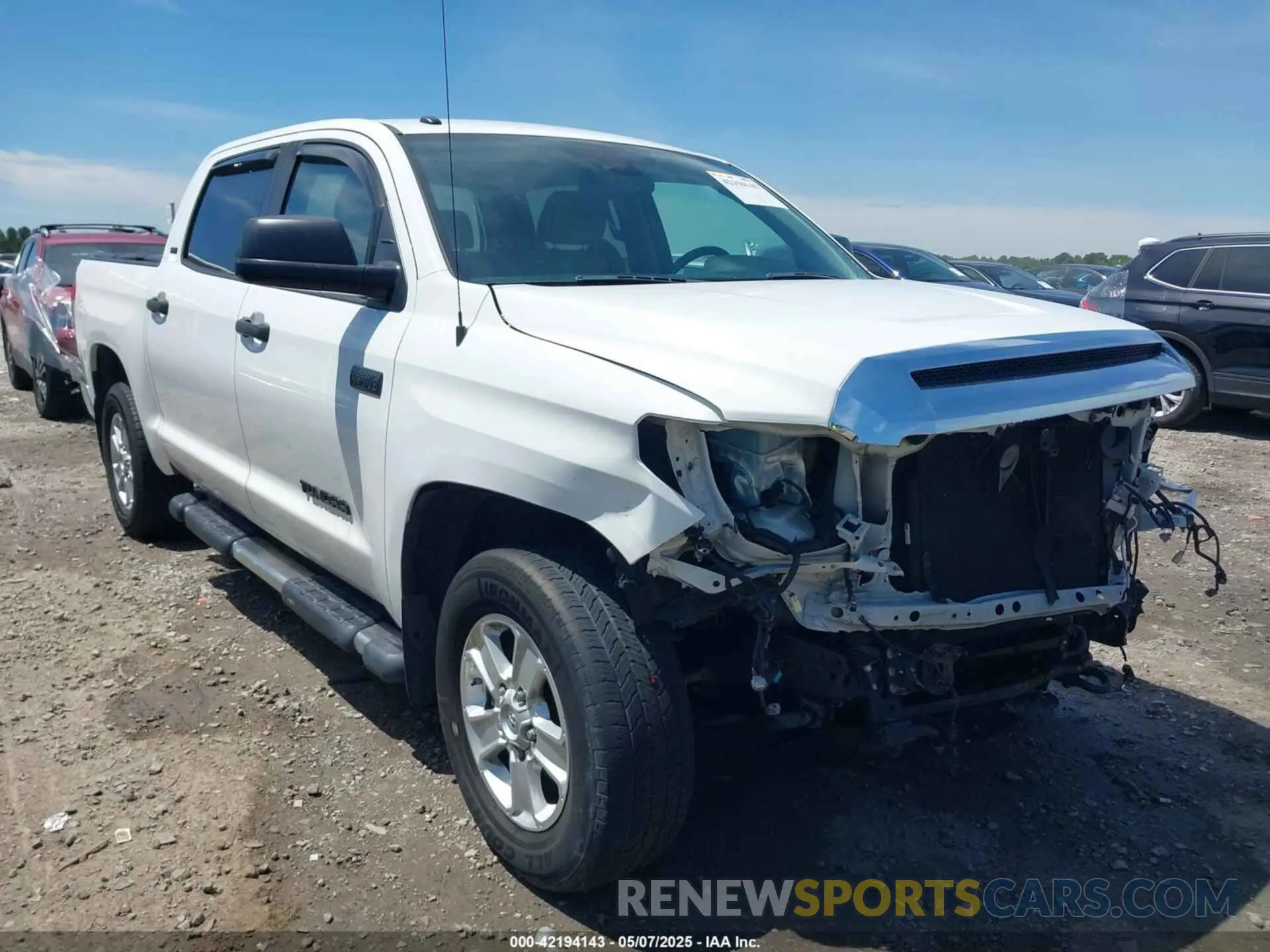 1 Photograph of a damaged car 5TFDY5F16KX861779 TOYOTA TUNDRA 2019