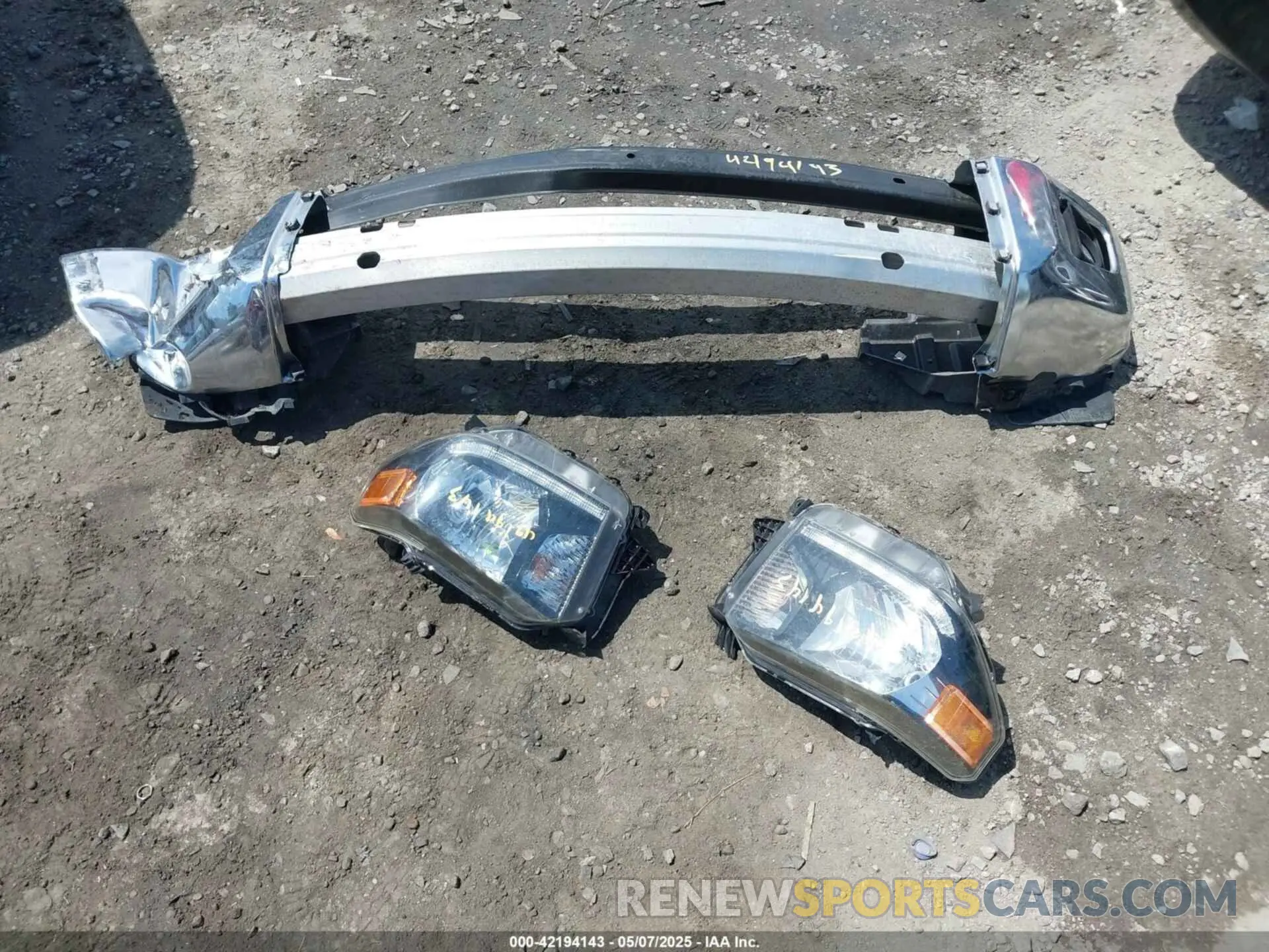 12 Photograph of a damaged car 5TFDY5F16KX861779 TOYOTA TUNDRA 2019