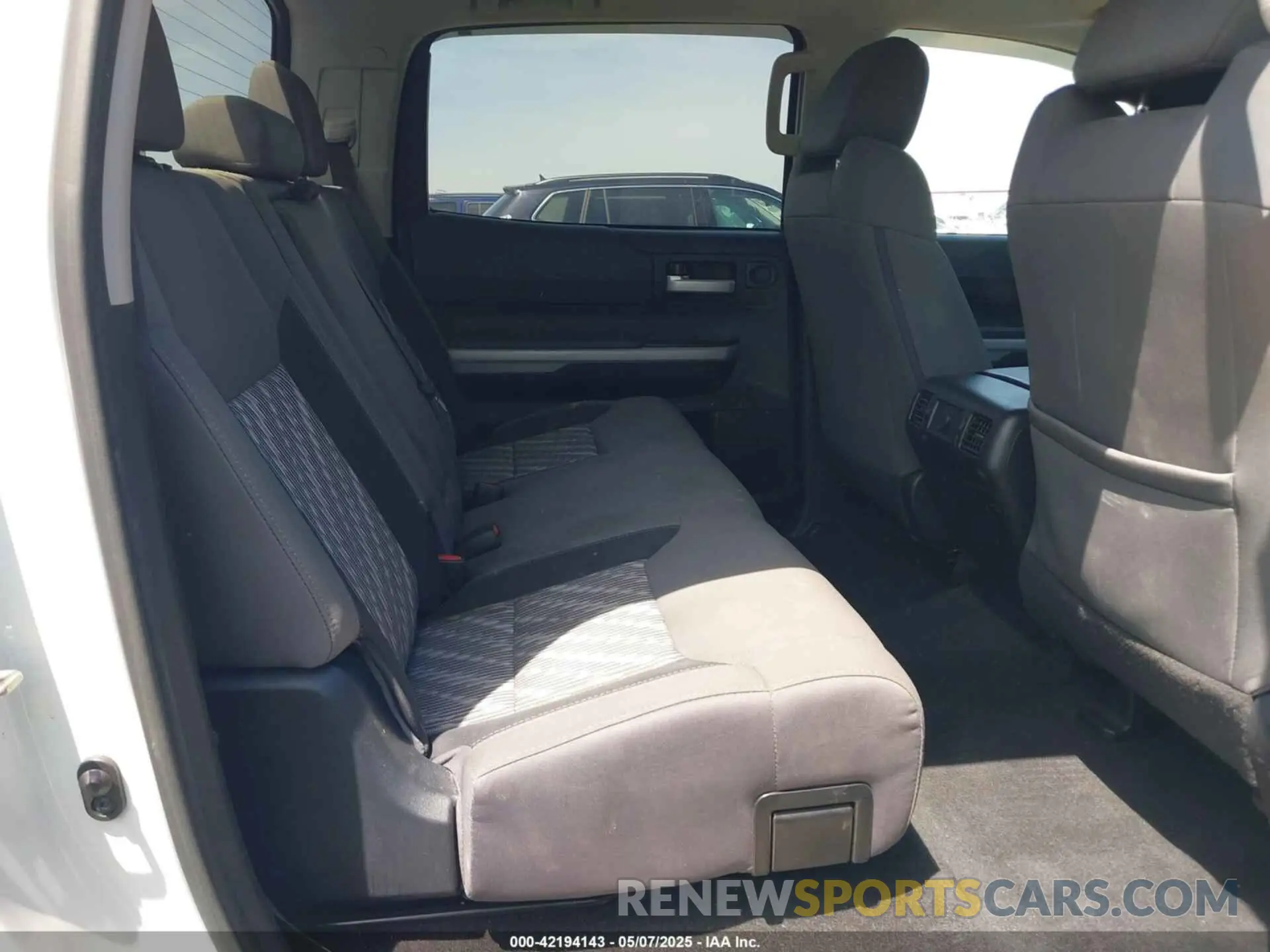 8 Photograph of a damaged car 5TFDY5F16KX861779 TOYOTA TUNDRA 2019