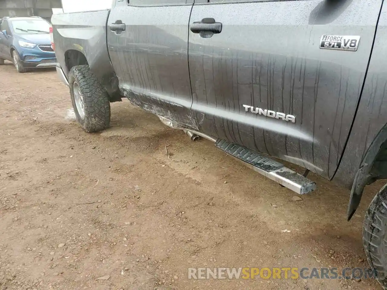 9 Photograph of a damaged car 5TFDY5F16KX868070 TOYOTA TUNDRA 2019