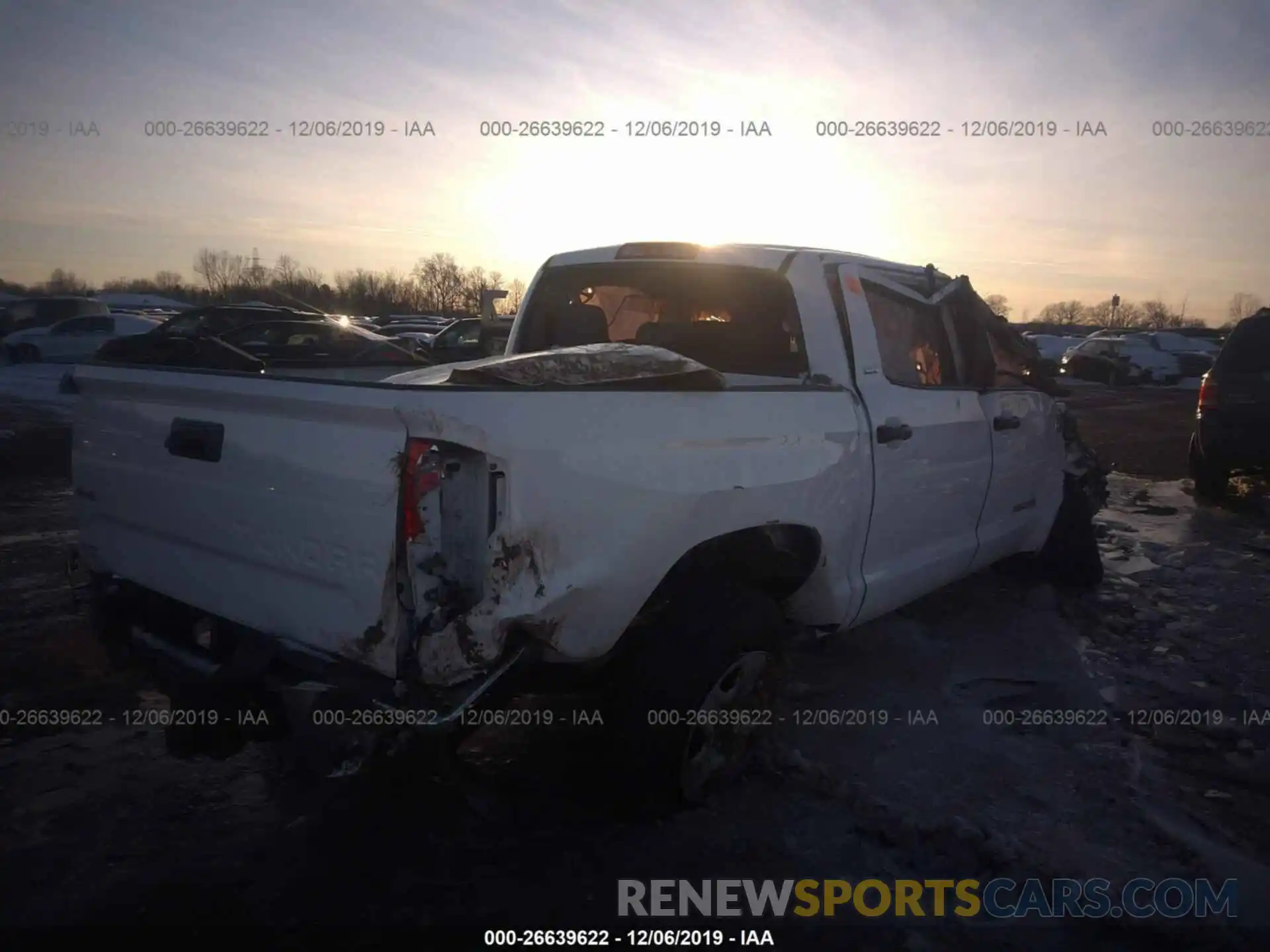 4 Photograph of a damaged car 5TFDY5F18KX804645 TOYOTA TUNDRA 2019