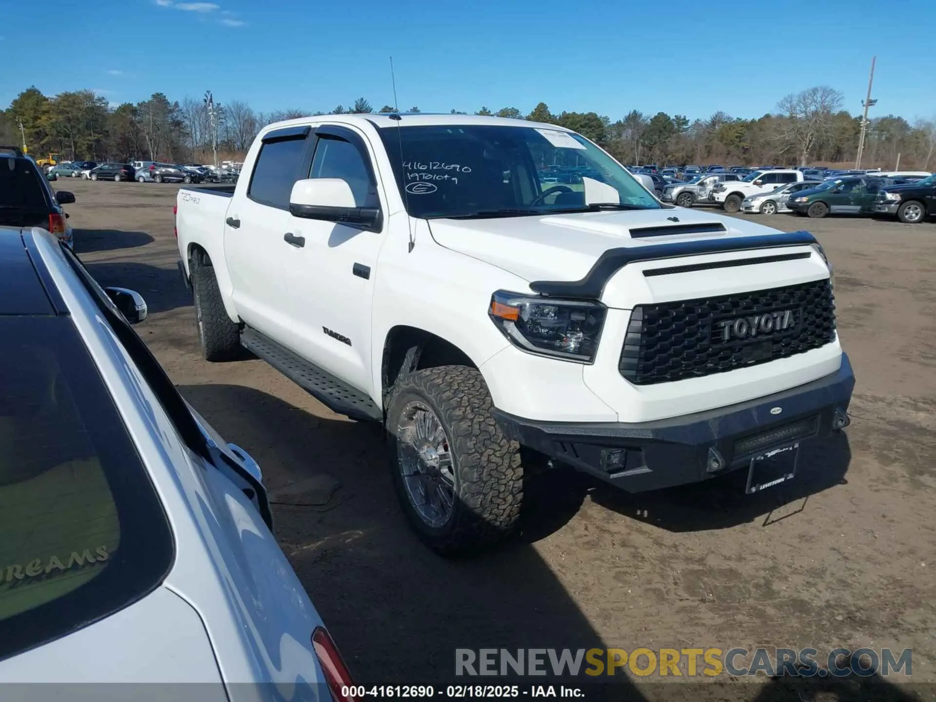 1 Photograph of a damaged car 5TFDY5F18KX866854 TOYOTA TUNDRA 2019
