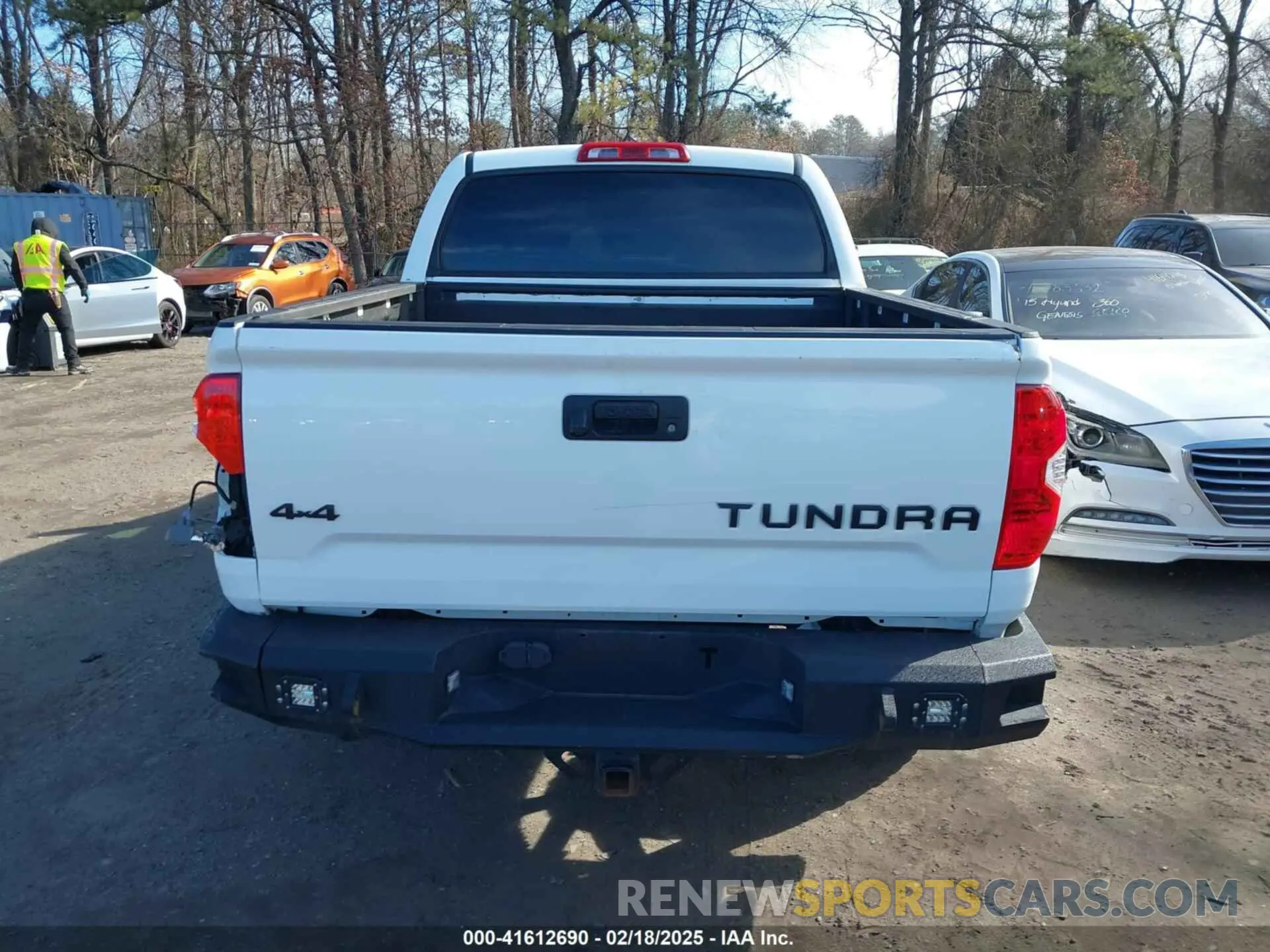 16 Photograph of a damaged car 5TFDY5F18KX866854 TOYOTA TUNDRA 2019
