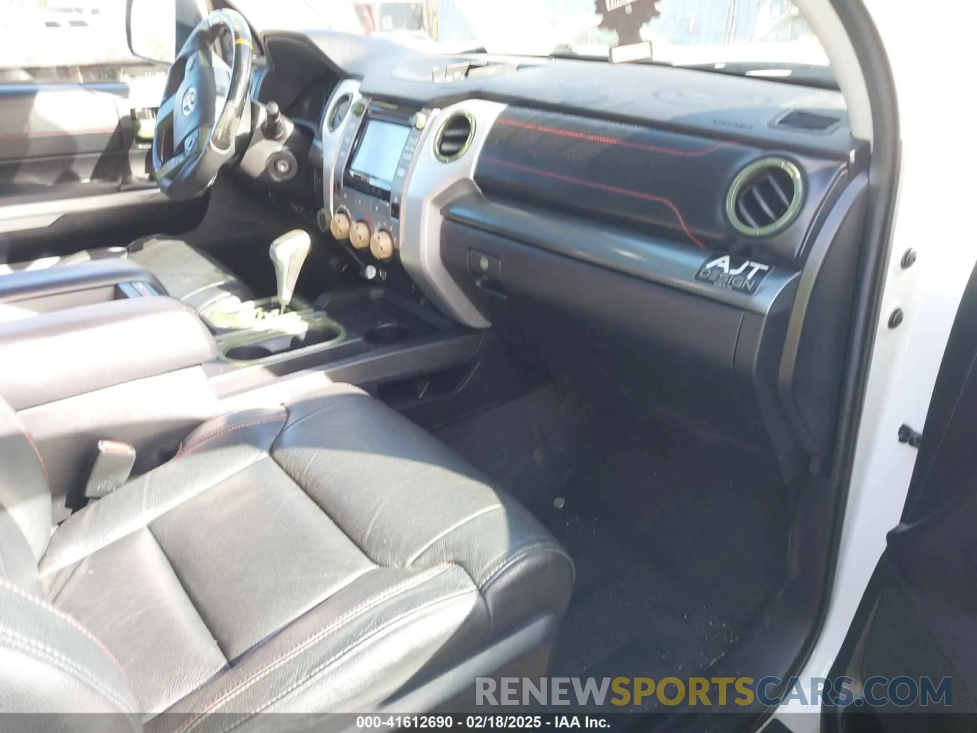 5 Photograph of a damaged car 5TFDY5F18KX866854 TOYOTA TUNDRA 2019
