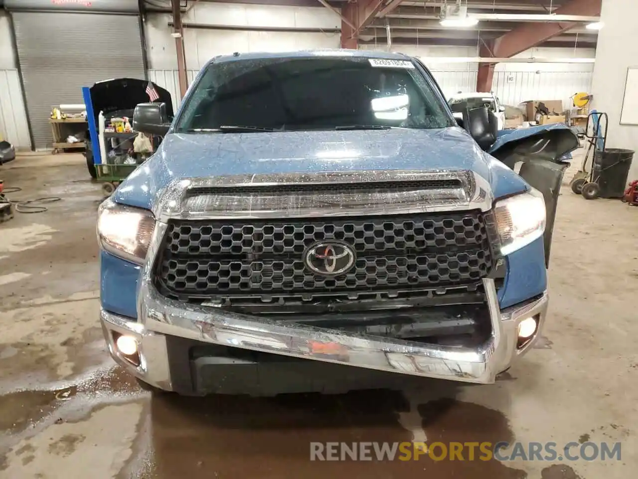 5 Photograph of a damaged car 5TFDY5F19KX825150 TOYOTA TUNDRA 2019