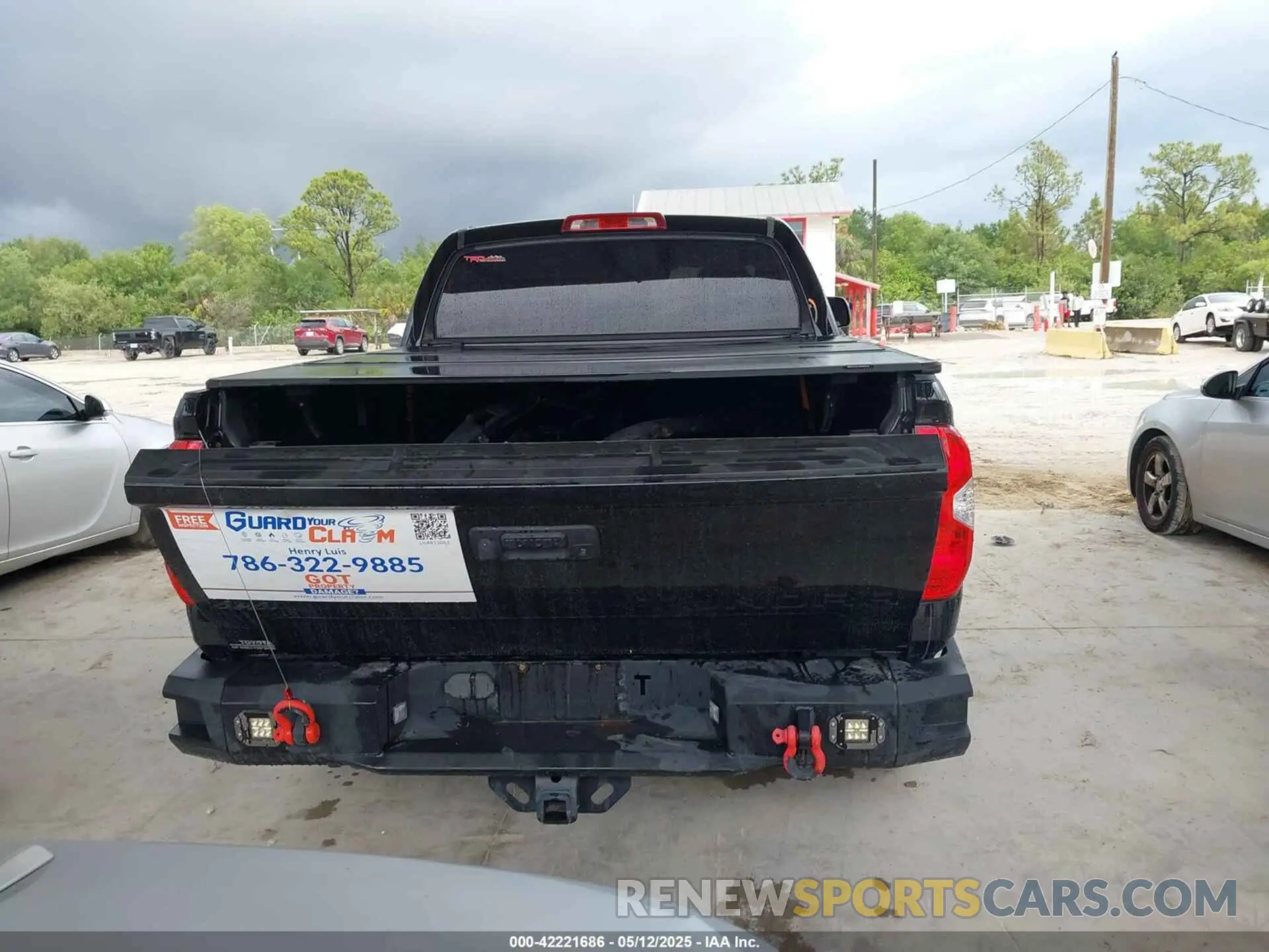 16 Photograph of a damaged car 5TFDY5F19KX833684 TOYOTA TUNDRA 2019