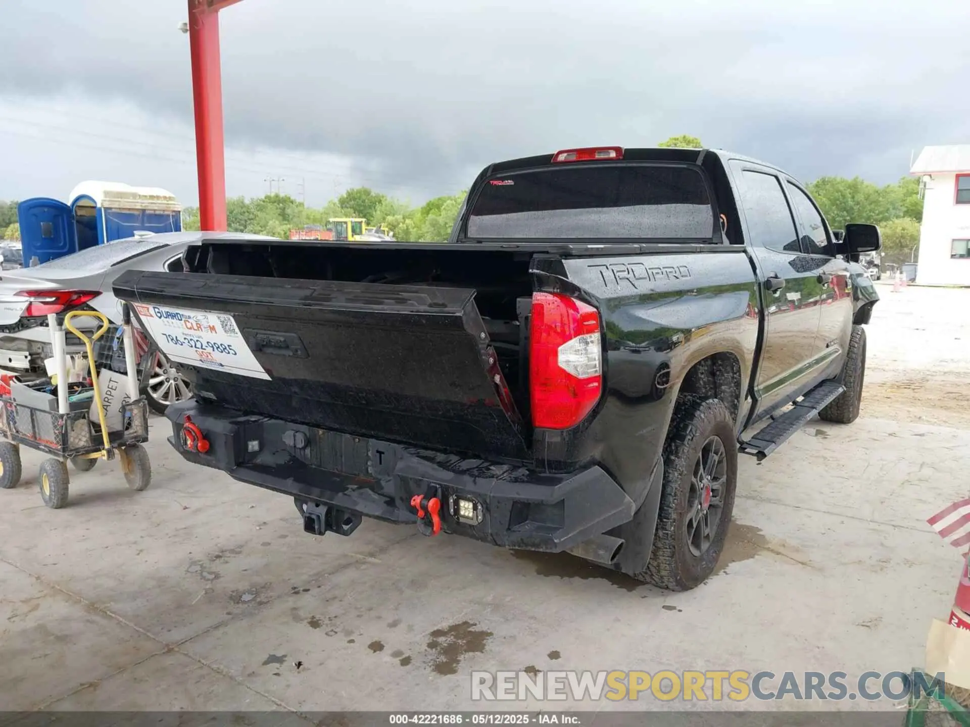 4 Photograph of a damaged car 5TFDY5F19KX833684 TOYOTA TUNDRA 2019