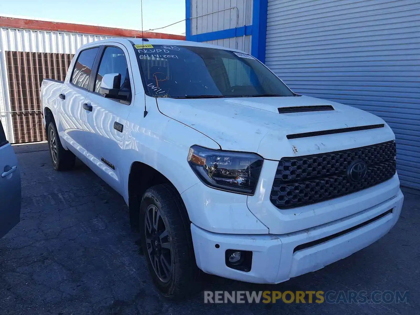 1 Photograph of a damaged car 5TFDY5F19KX858990 TOYOTA TUNDRA 2019