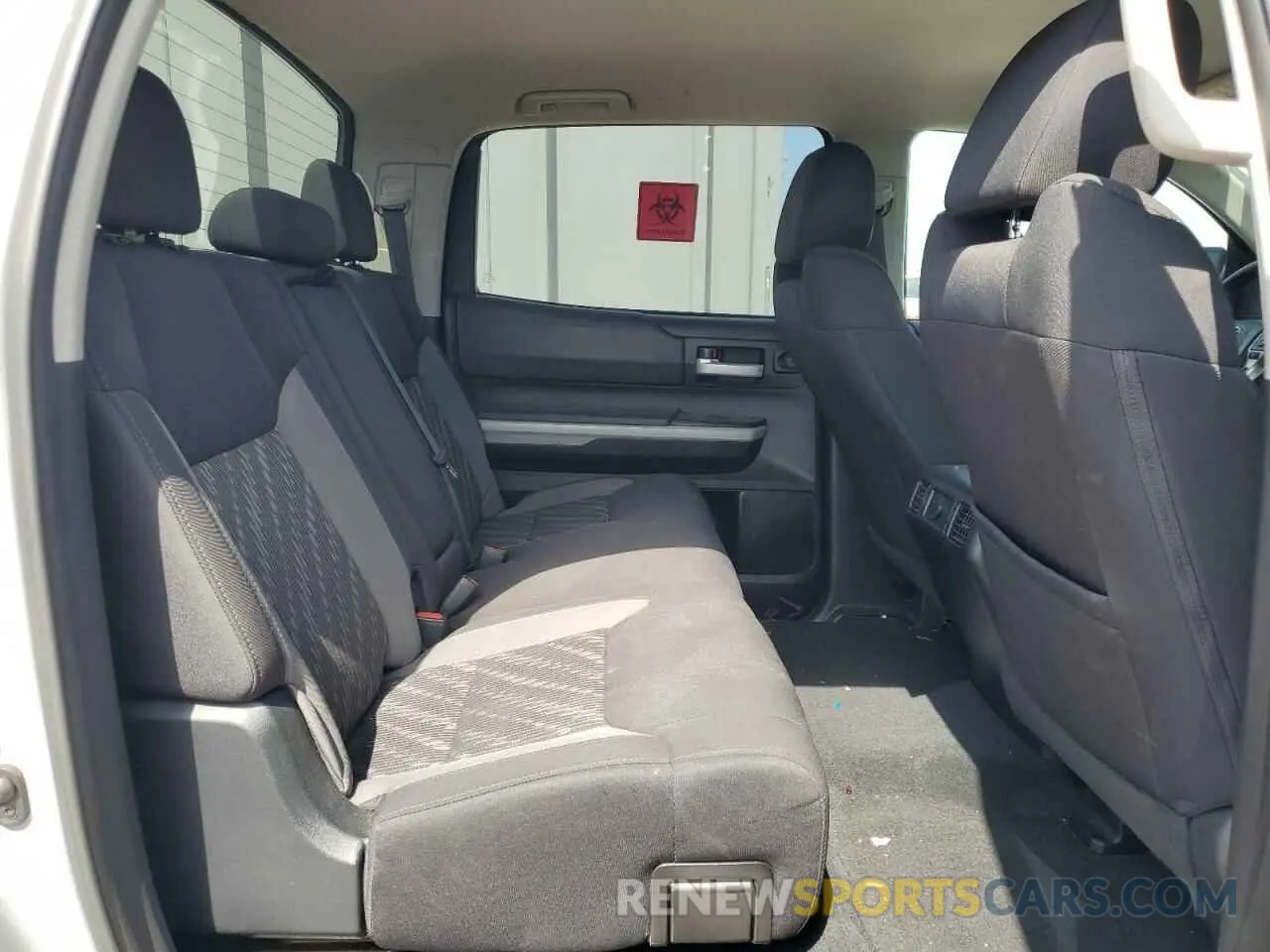 11 Photograph of a damaged car 5TFEM5F10KX141846 TOYOTA TUNDRA 2019