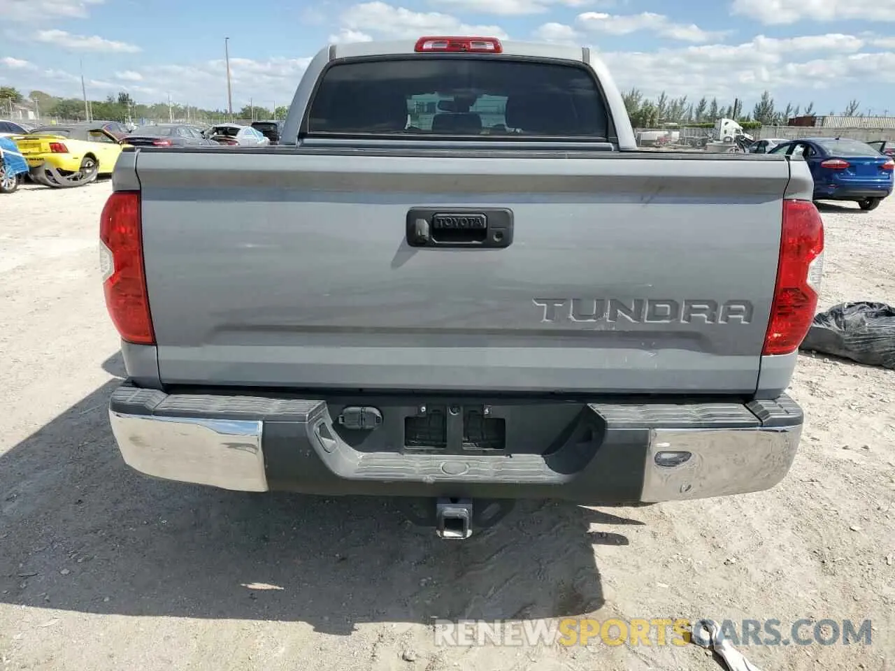 6 Photograph of a damaged car 5TFEM5F10KX141846 TOYOTA TUNDRA 2019