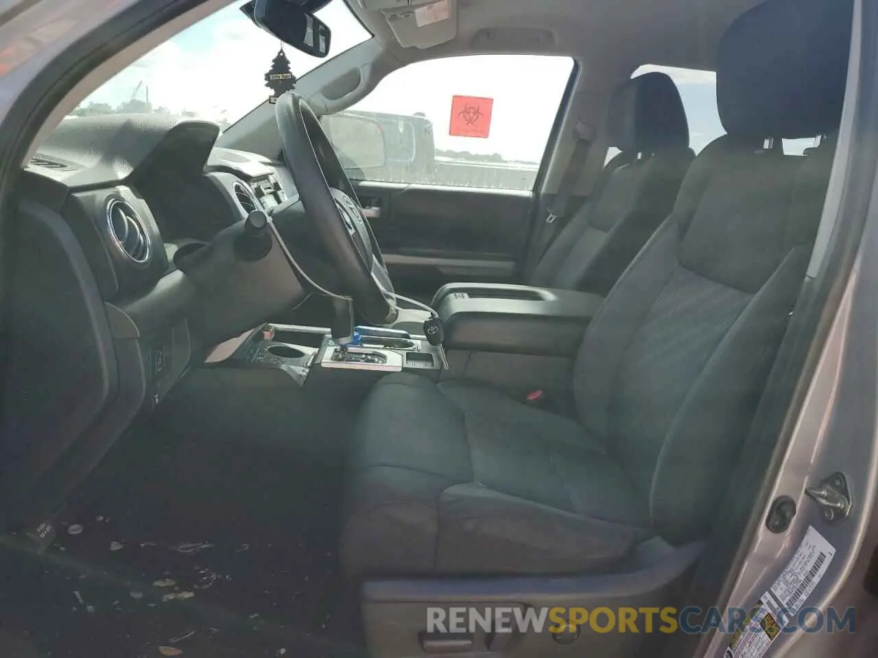 7 Photograph of a damaged car 5TFEM5F10KX141846 TOYOTA TUNDRA 2019