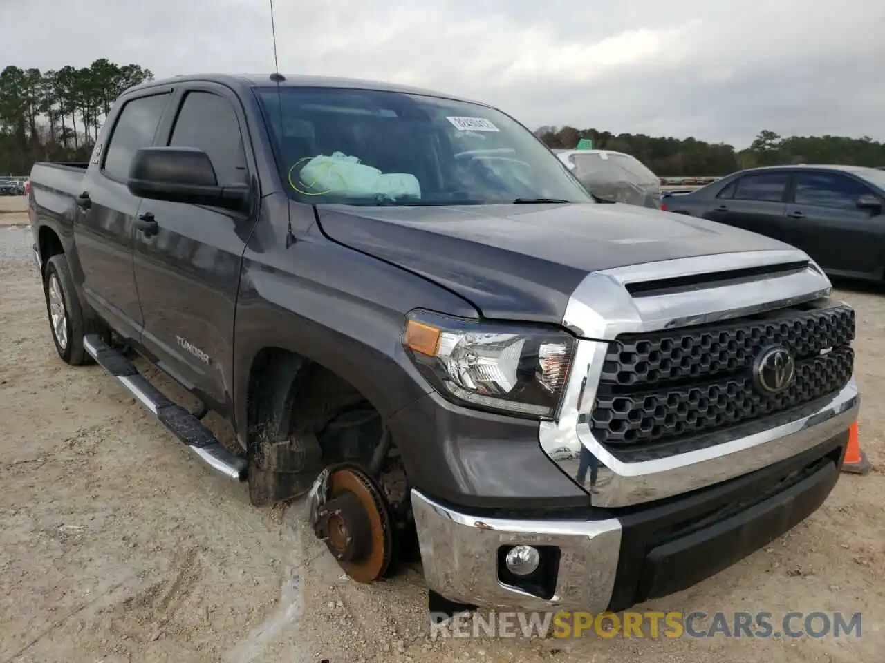 1 Photograph of a damaged car 5TFEM5F10KX142074 TOYOTA TUNDRA 2019